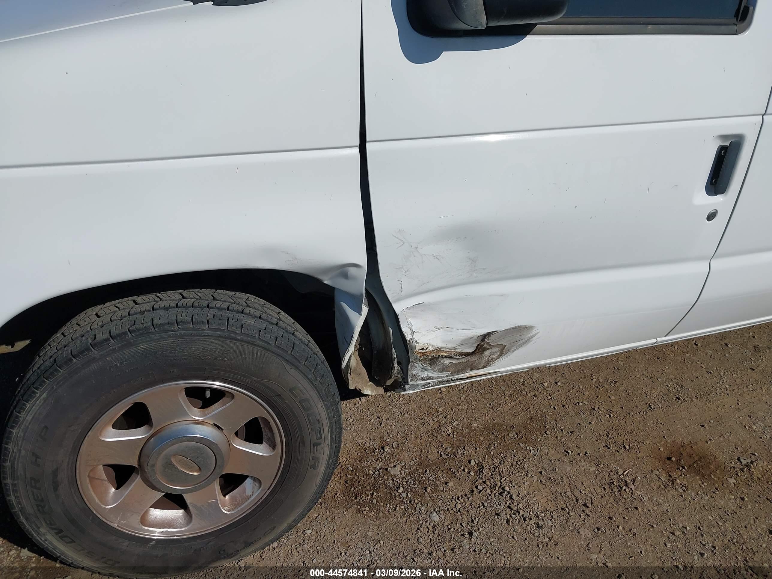 FORD E-150 image 6