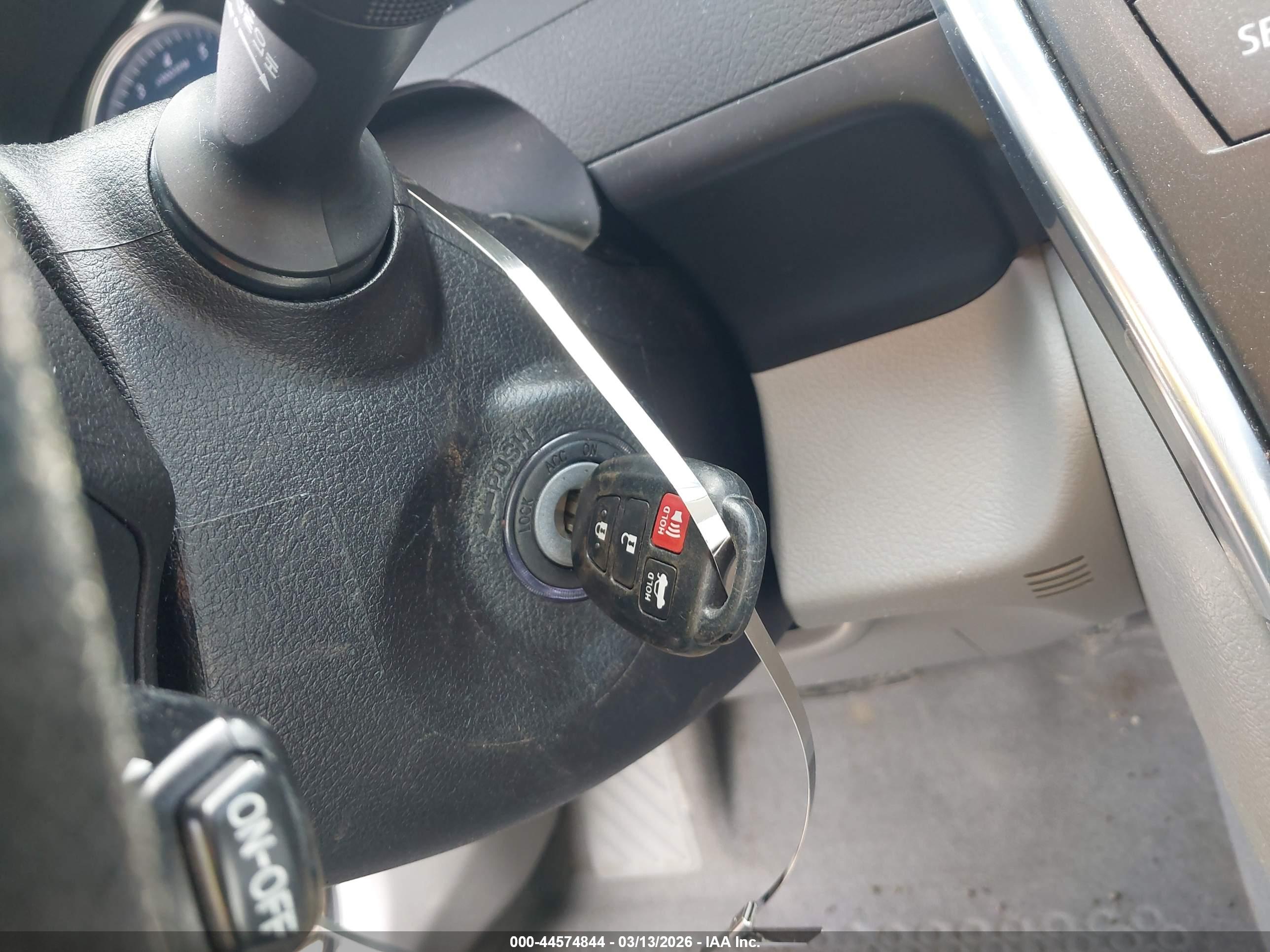 TOYOTA CAMRY image 11