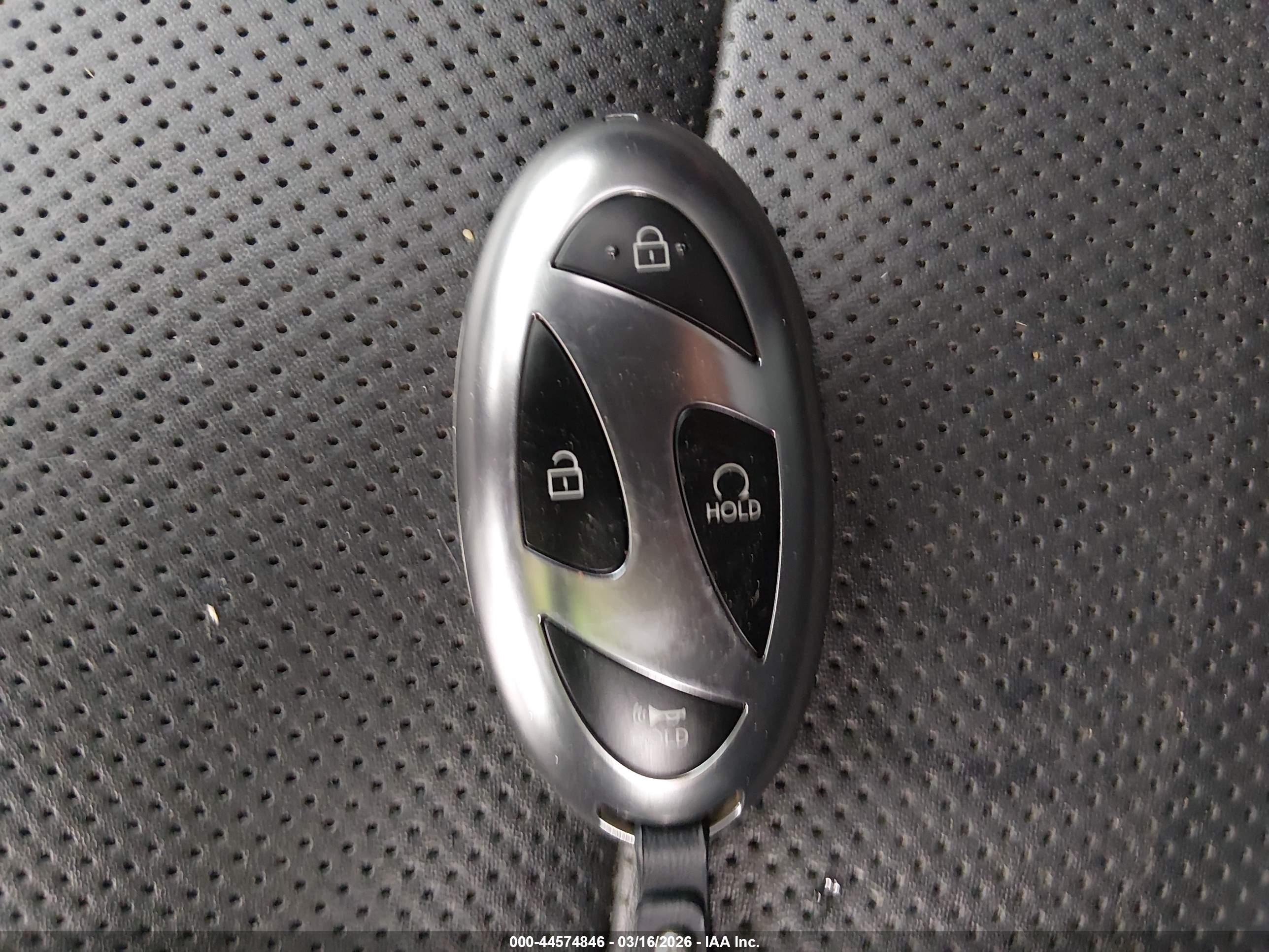HYUNDAI SANTA image 11