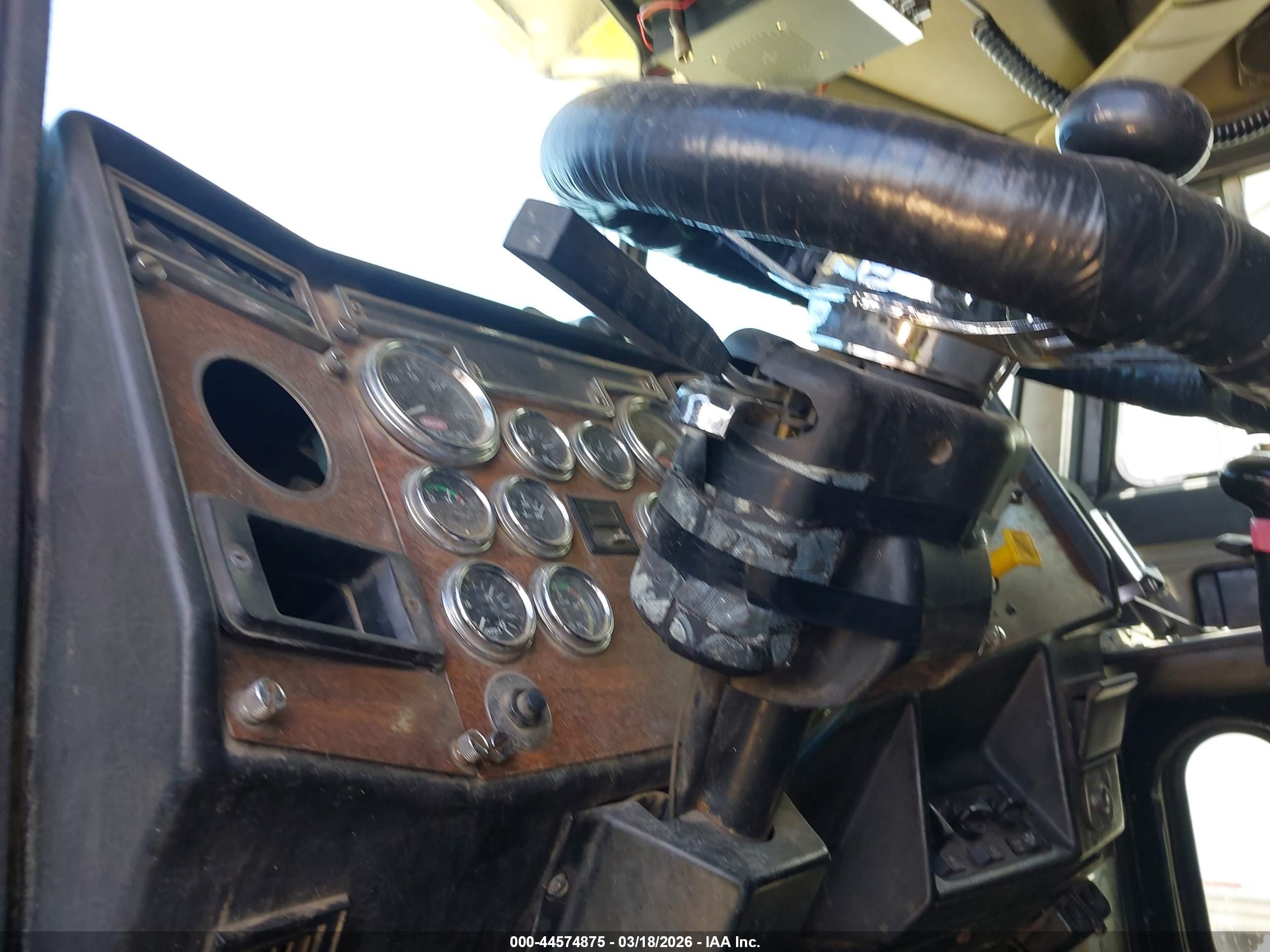 PETERBILT 379 image 6