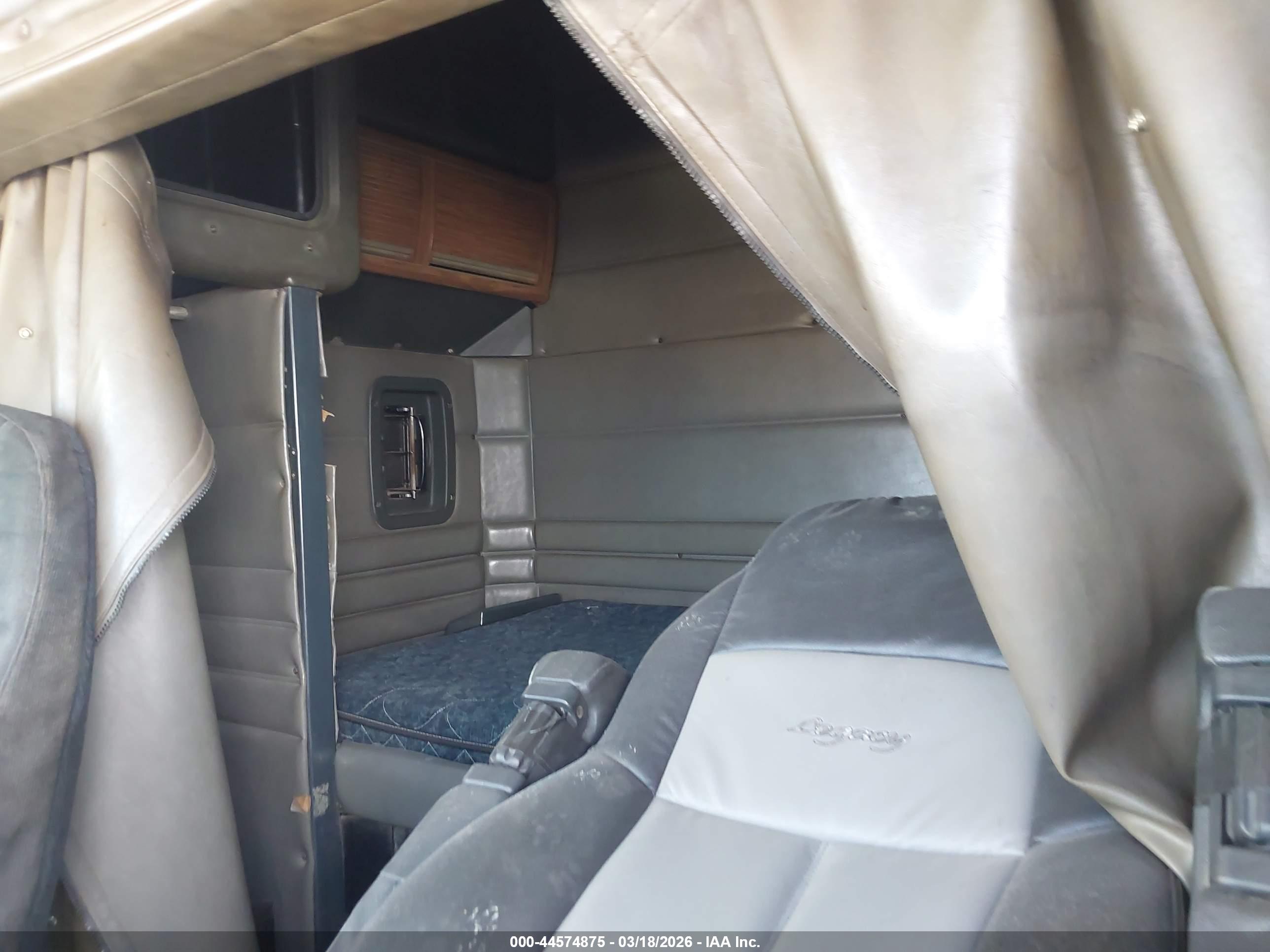 PETERBILT 379 image 7