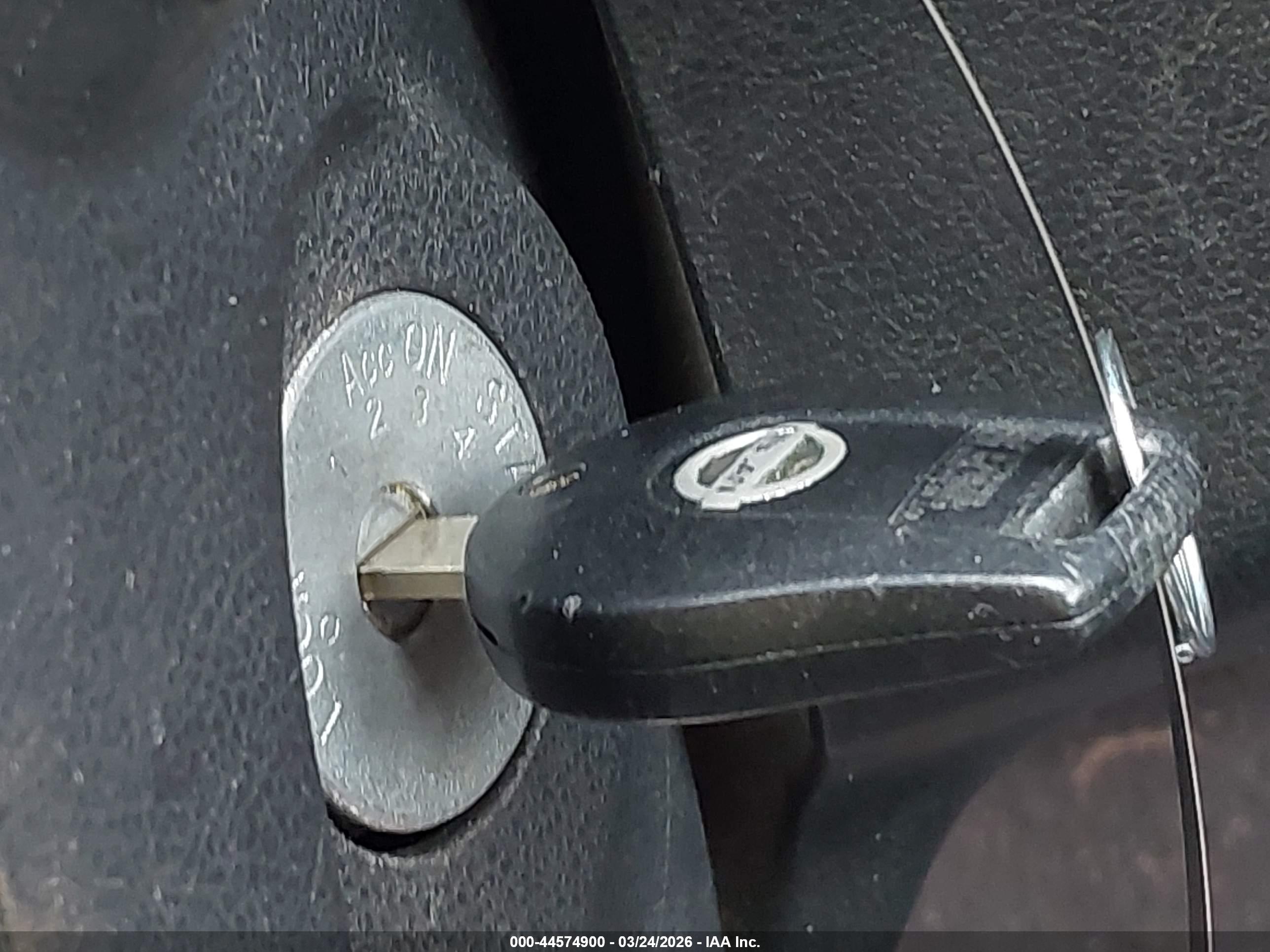 NISSAN VERSA image 11