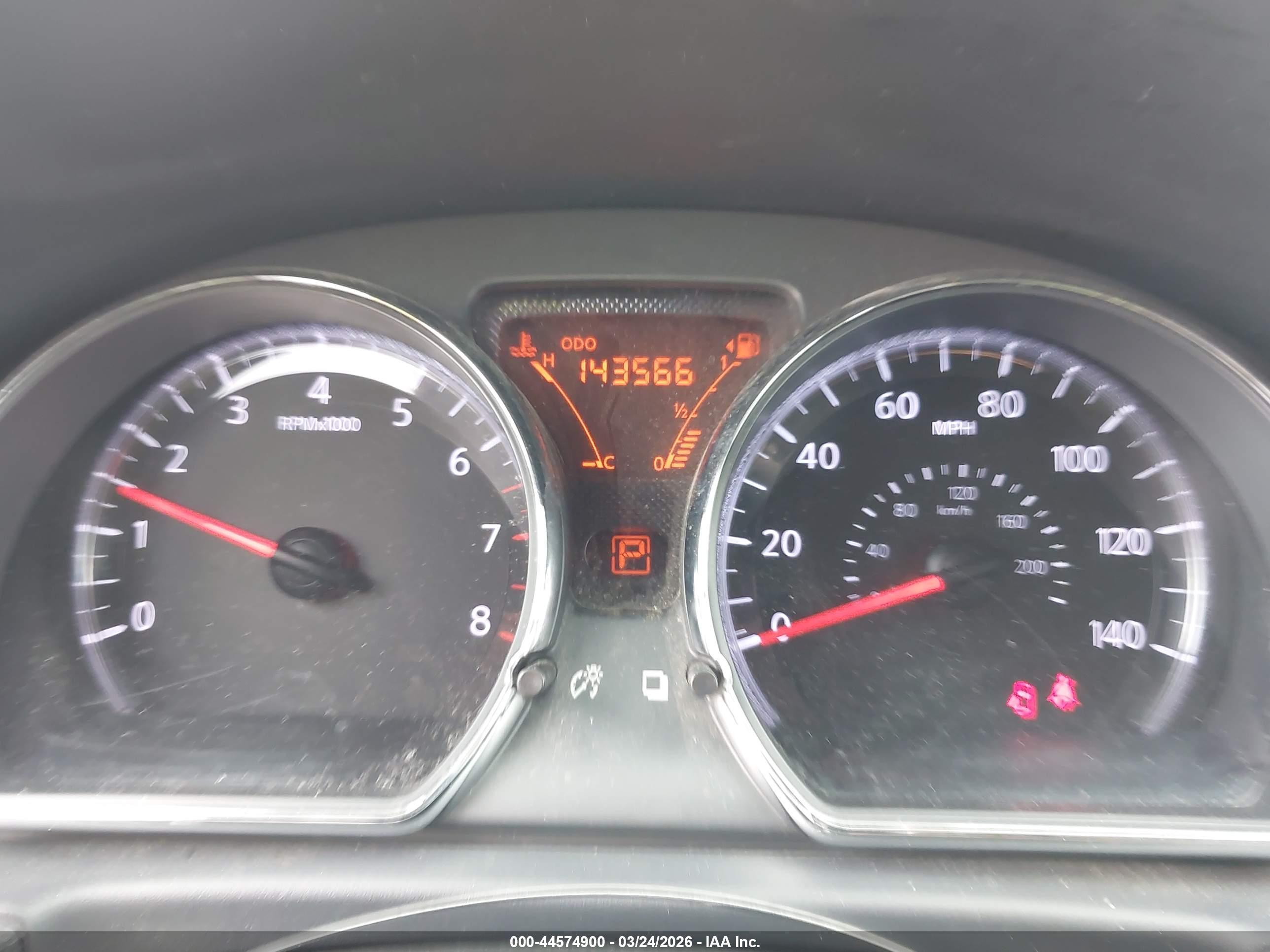 NISSAN VERSA image 7