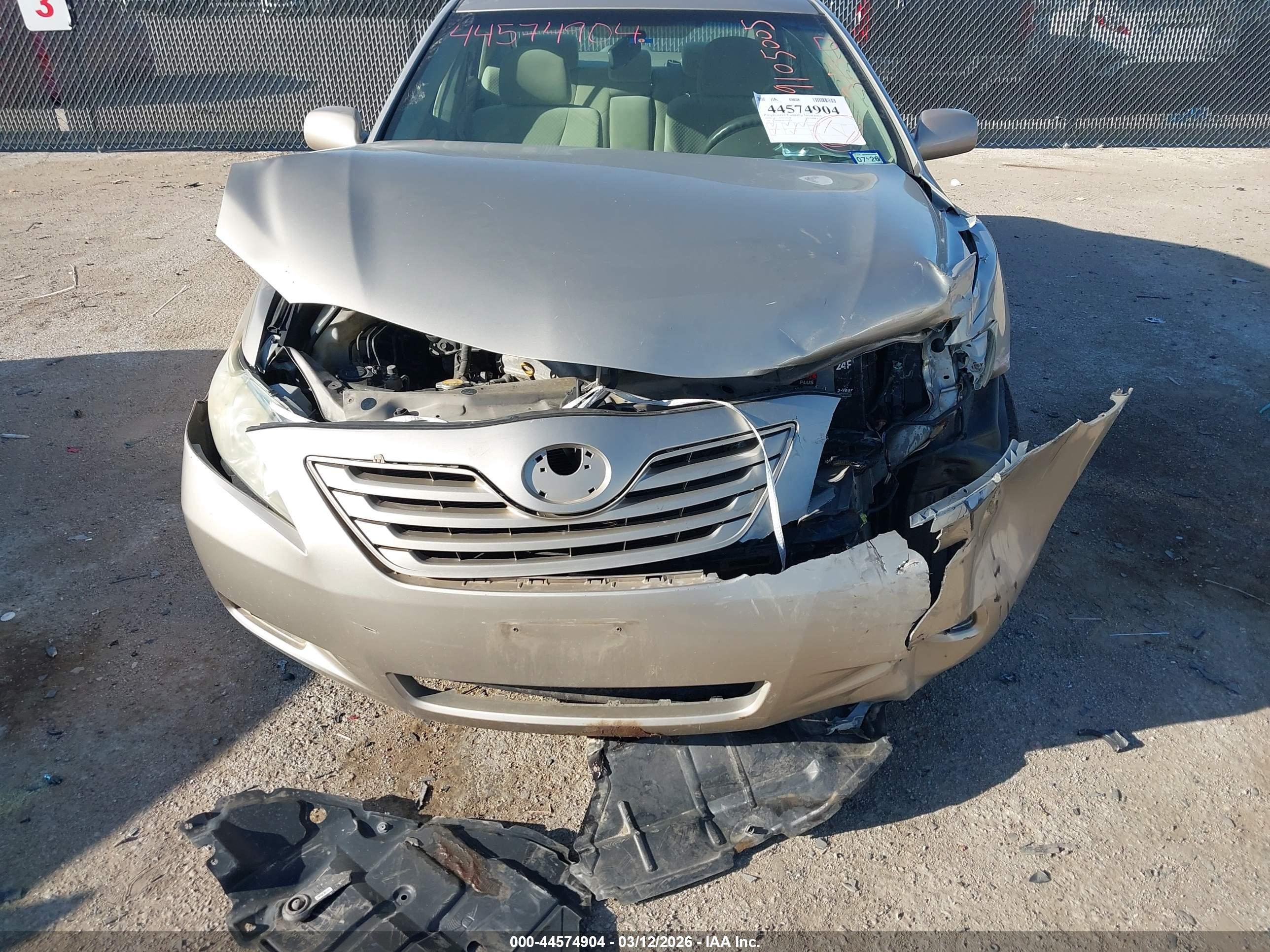 TOYOTA CAMRY image 6