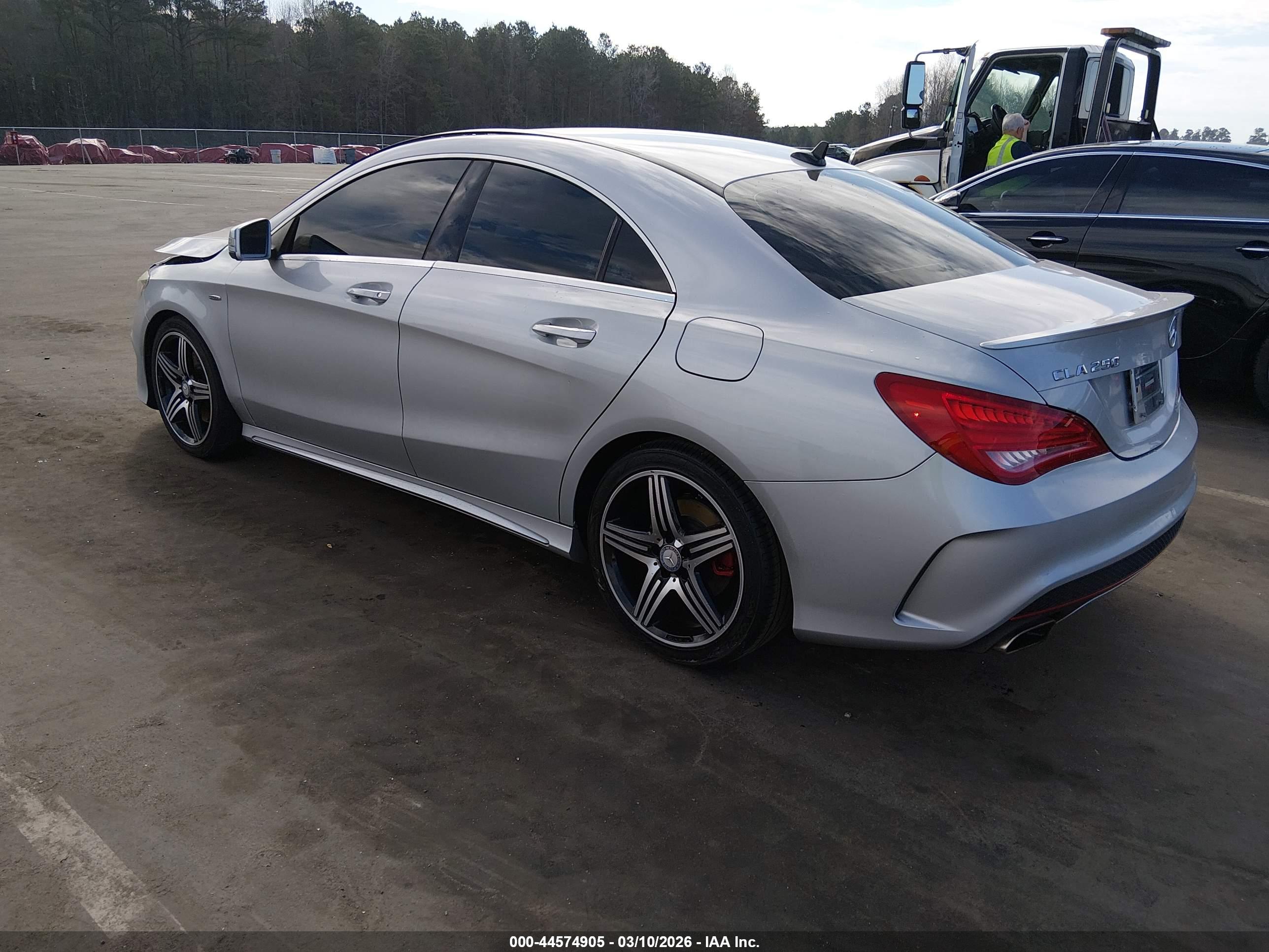 MERCEDES-BENZ CLA image 3