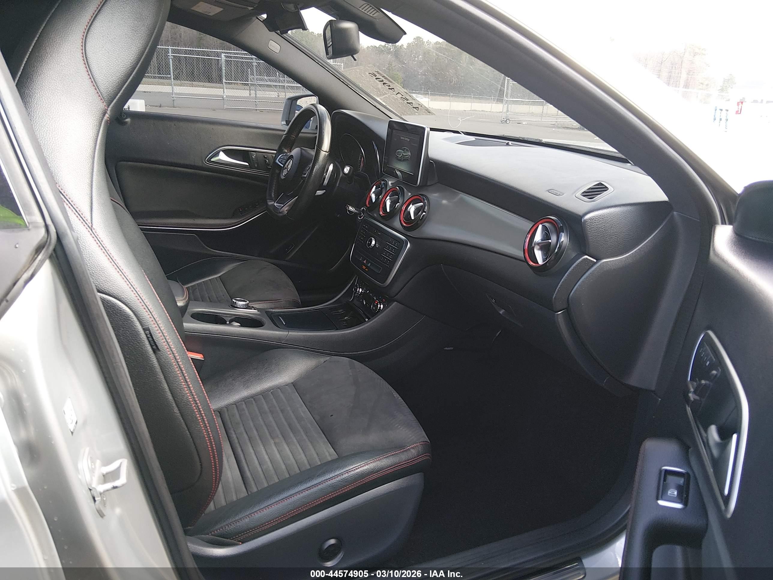 MERCEDES-BENZ CLA image 5