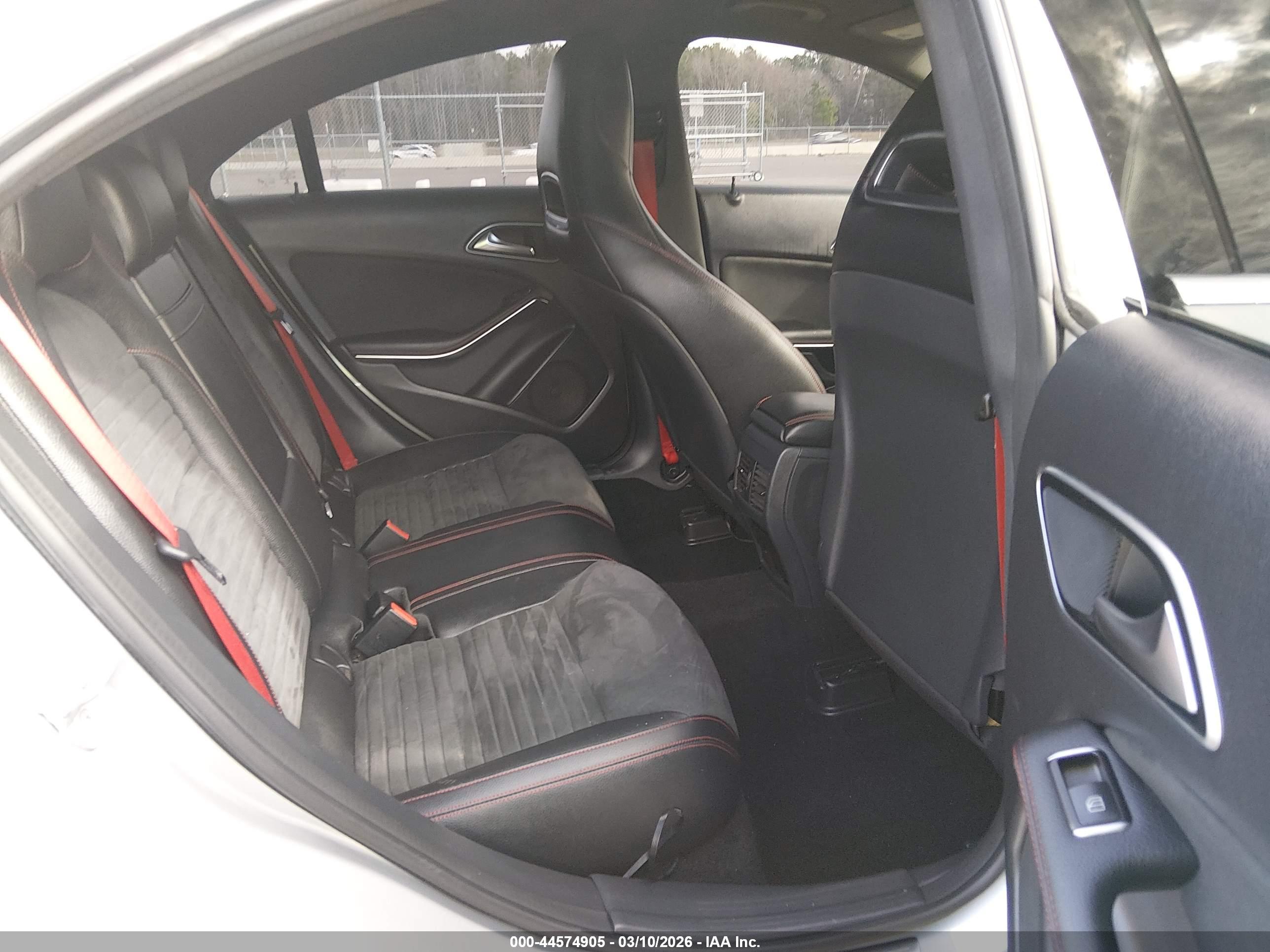 MERCEDES-BENZ CLA image 8