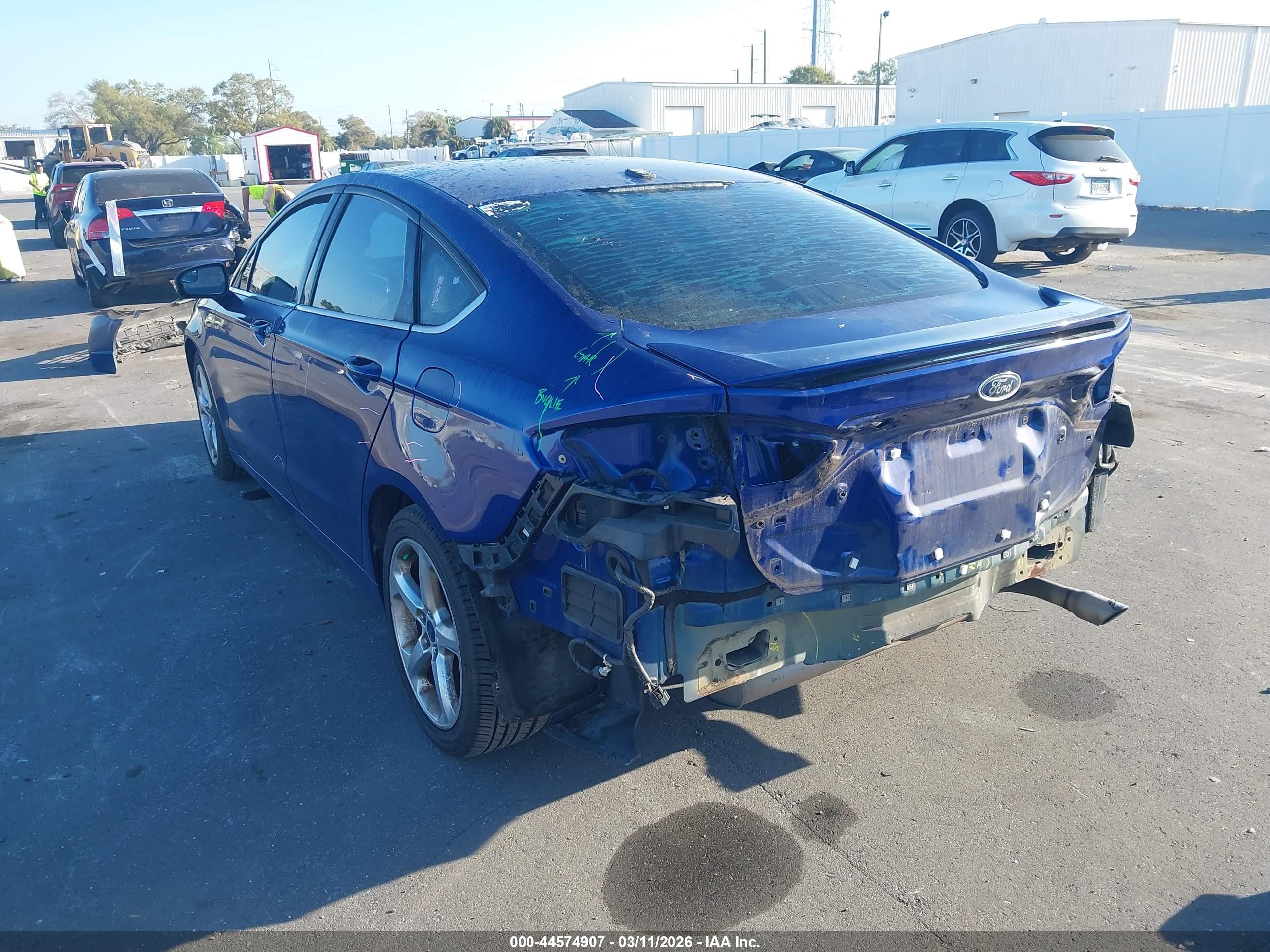 FORD FUSION image 3