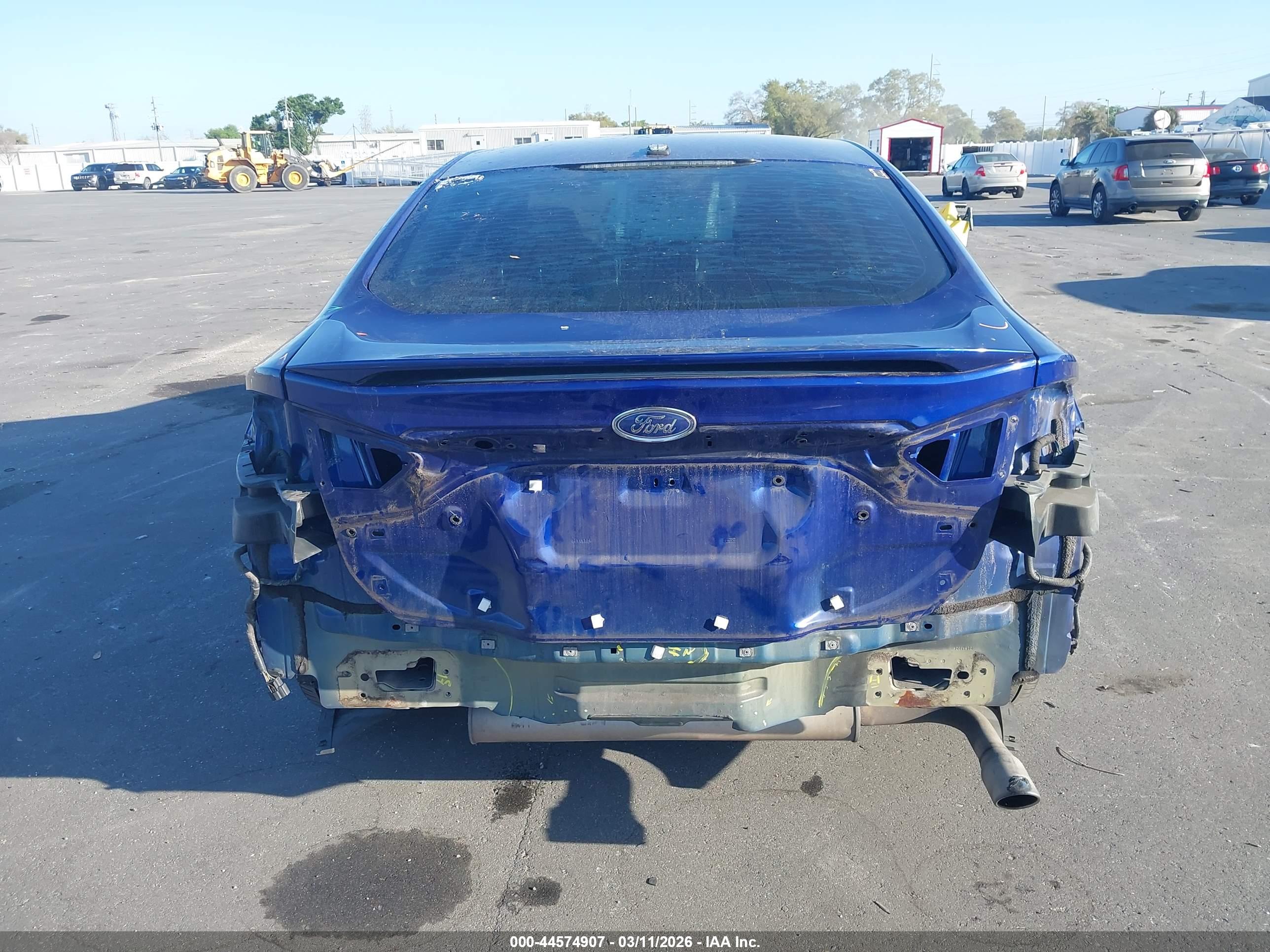 FORD FUSION image 6
