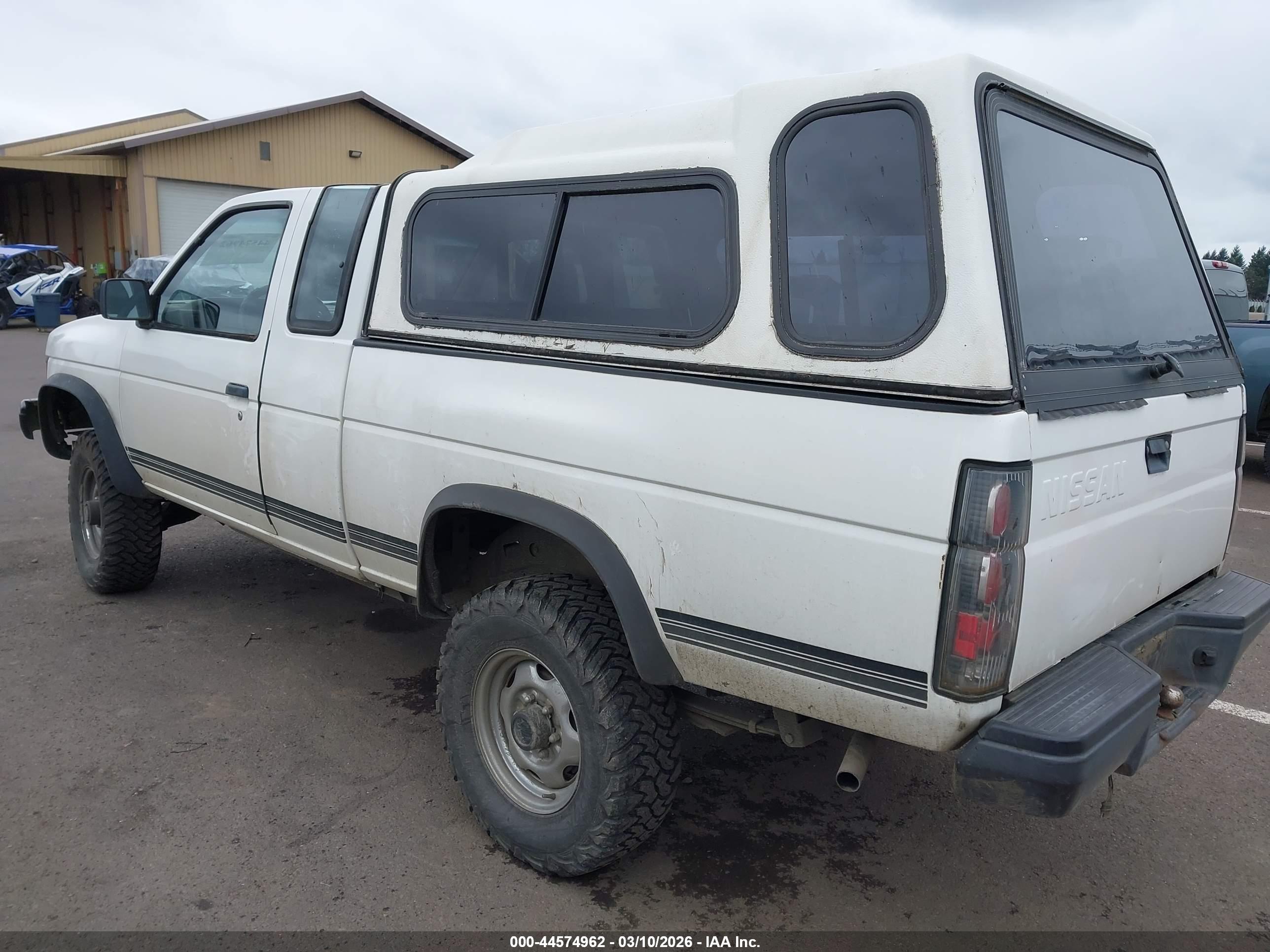 NISSAN D21 image 3