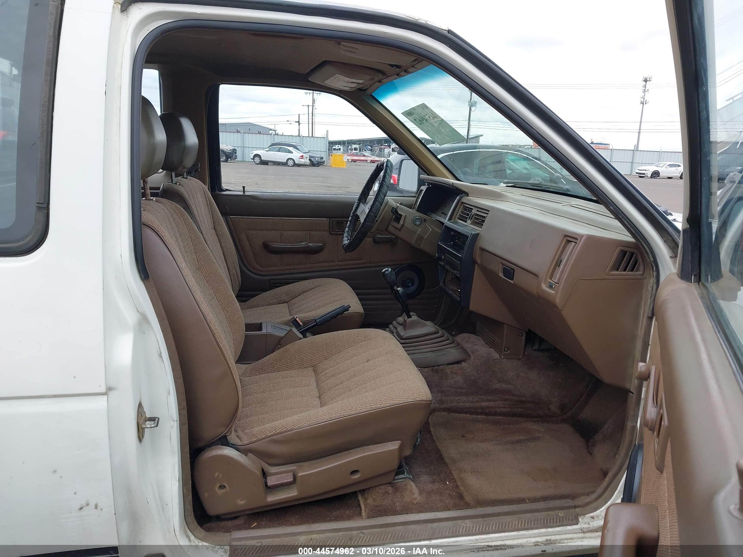 NISSAN D21 image 5