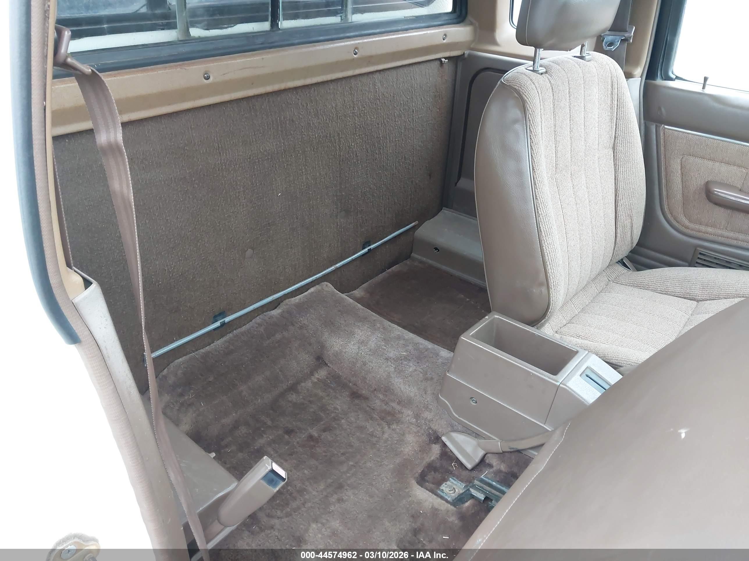 NISSAN D21 image 8