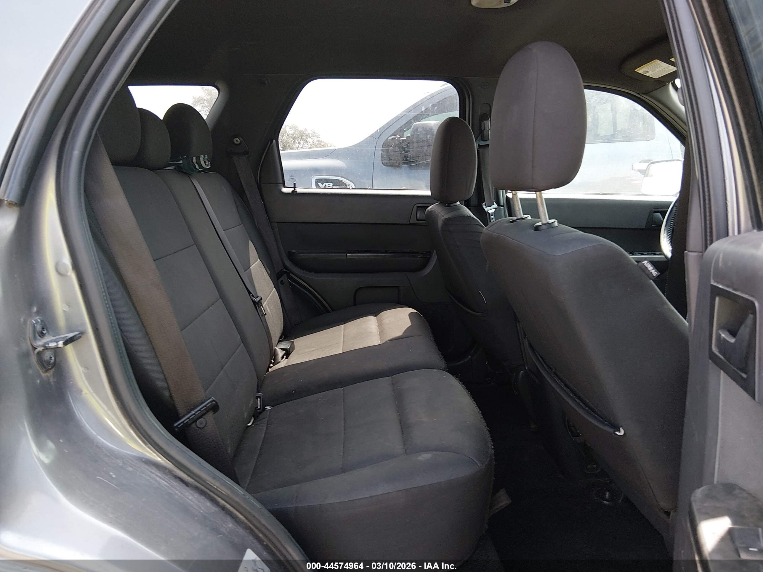 FORD ESCAPE image 8