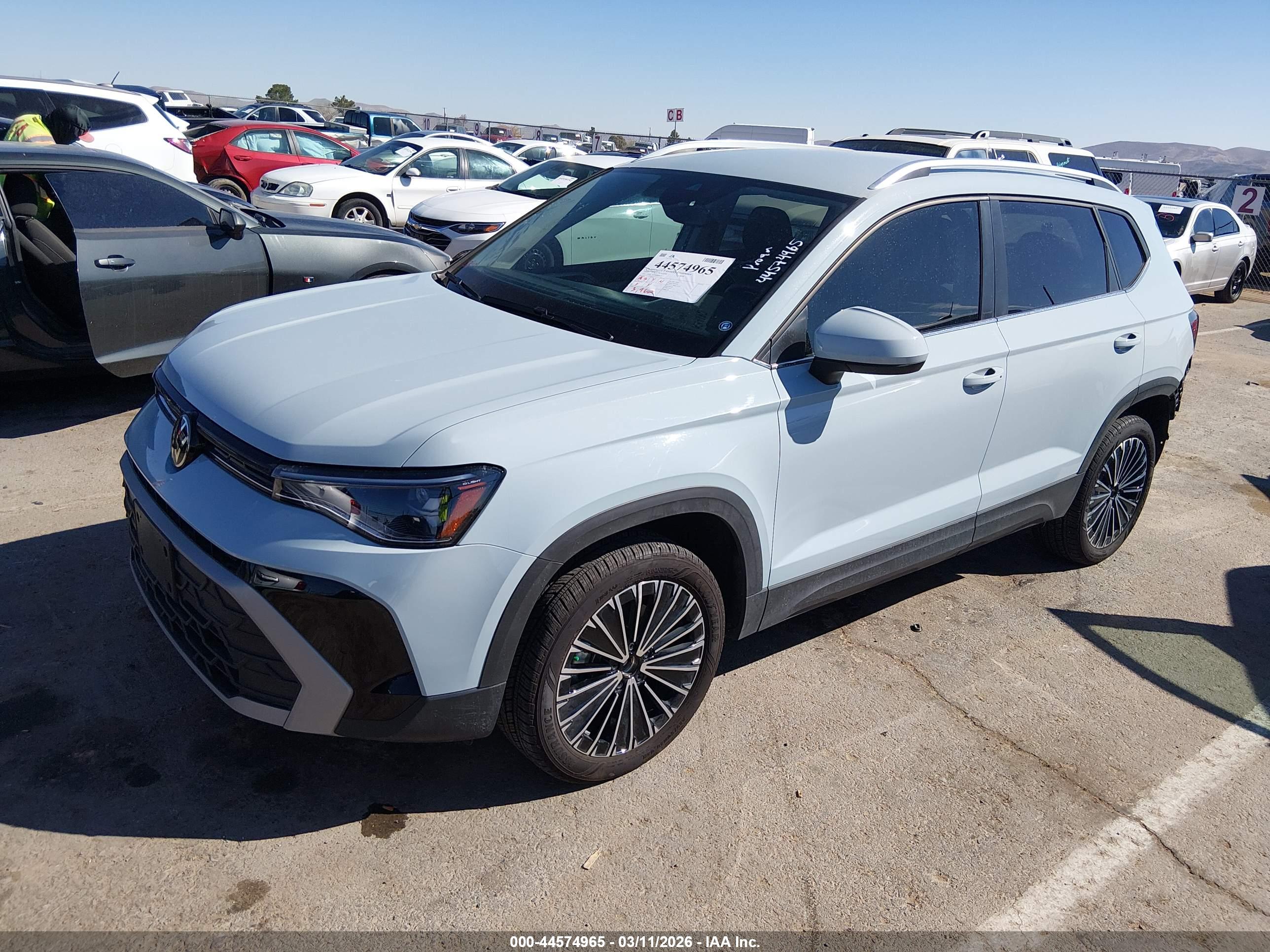 VOLKSWAGEN TAOS image 2