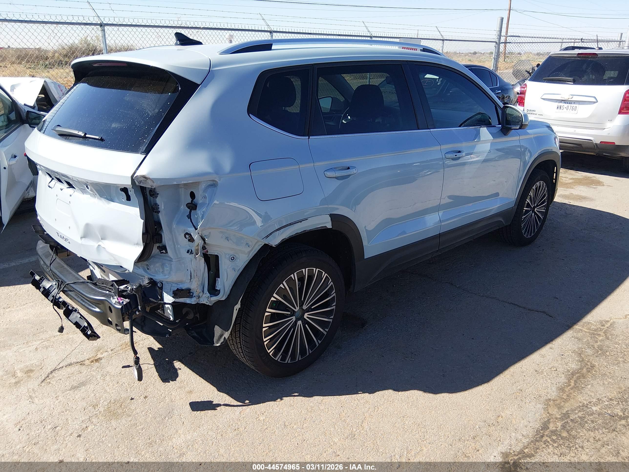 VOLKSWAGEN TAOS image 4