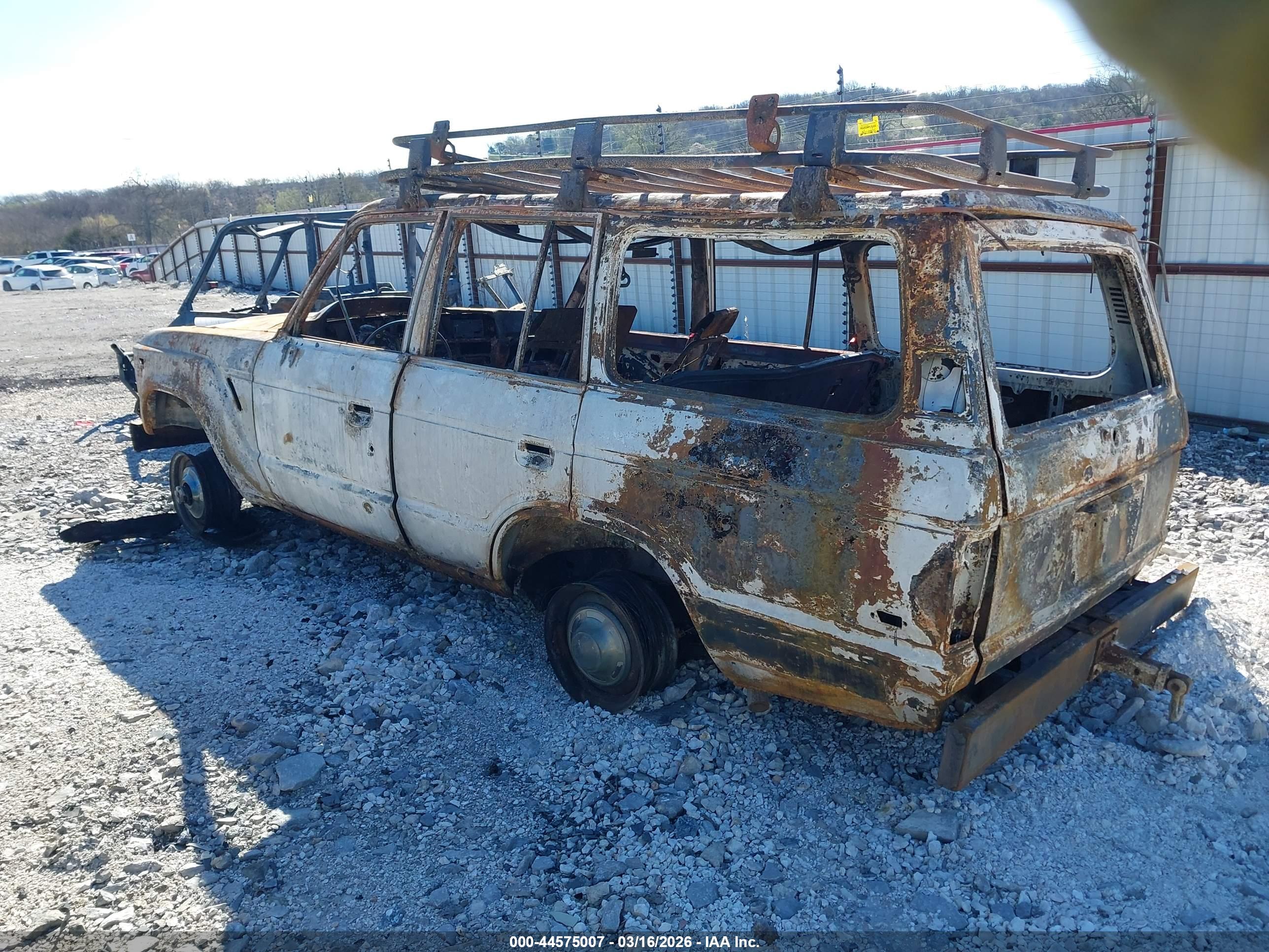 TOYOTA LAND image 3