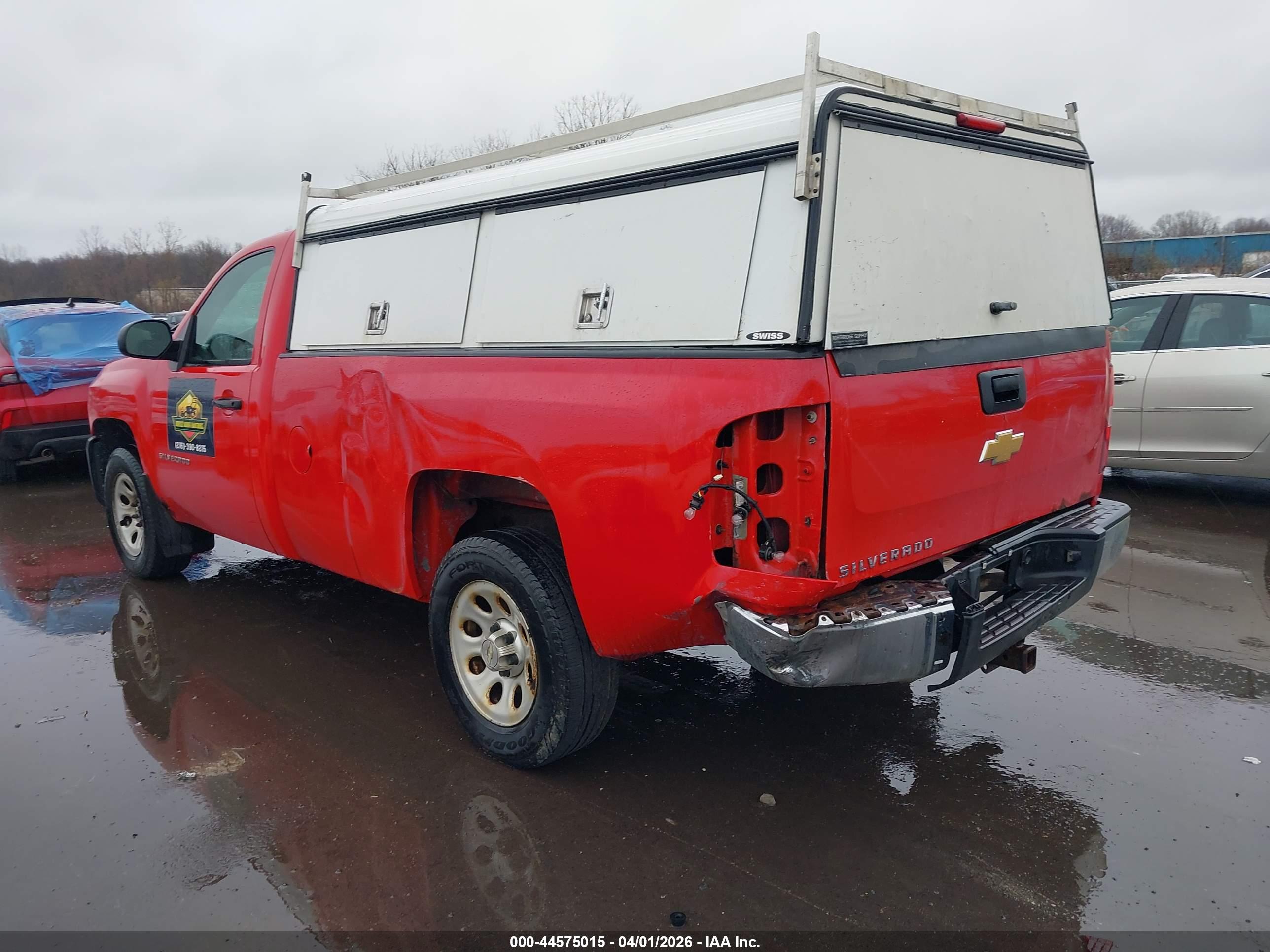 CHEVROLET SILVERADO image 3