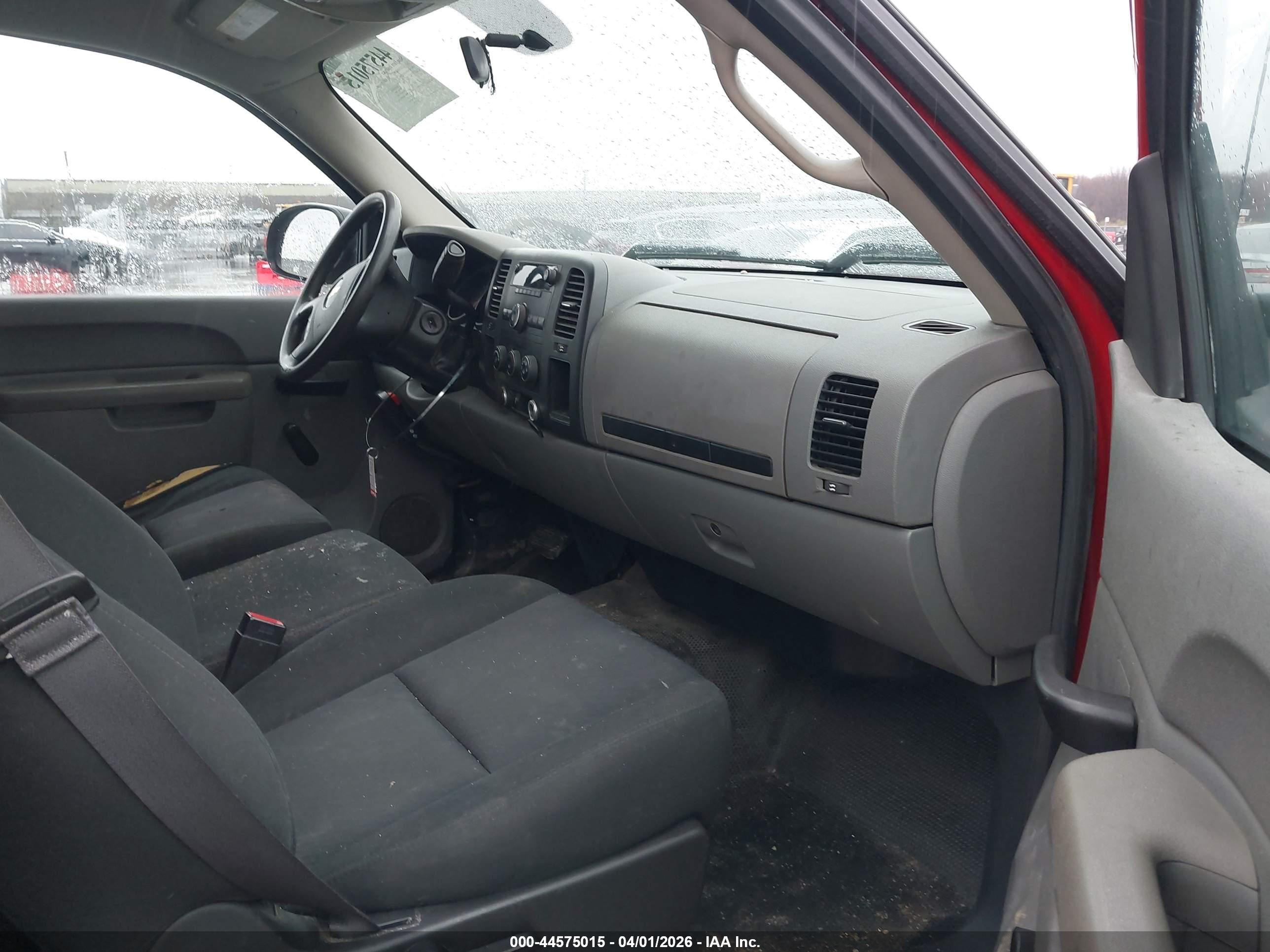 CHEVROLET SILVERADO image 5