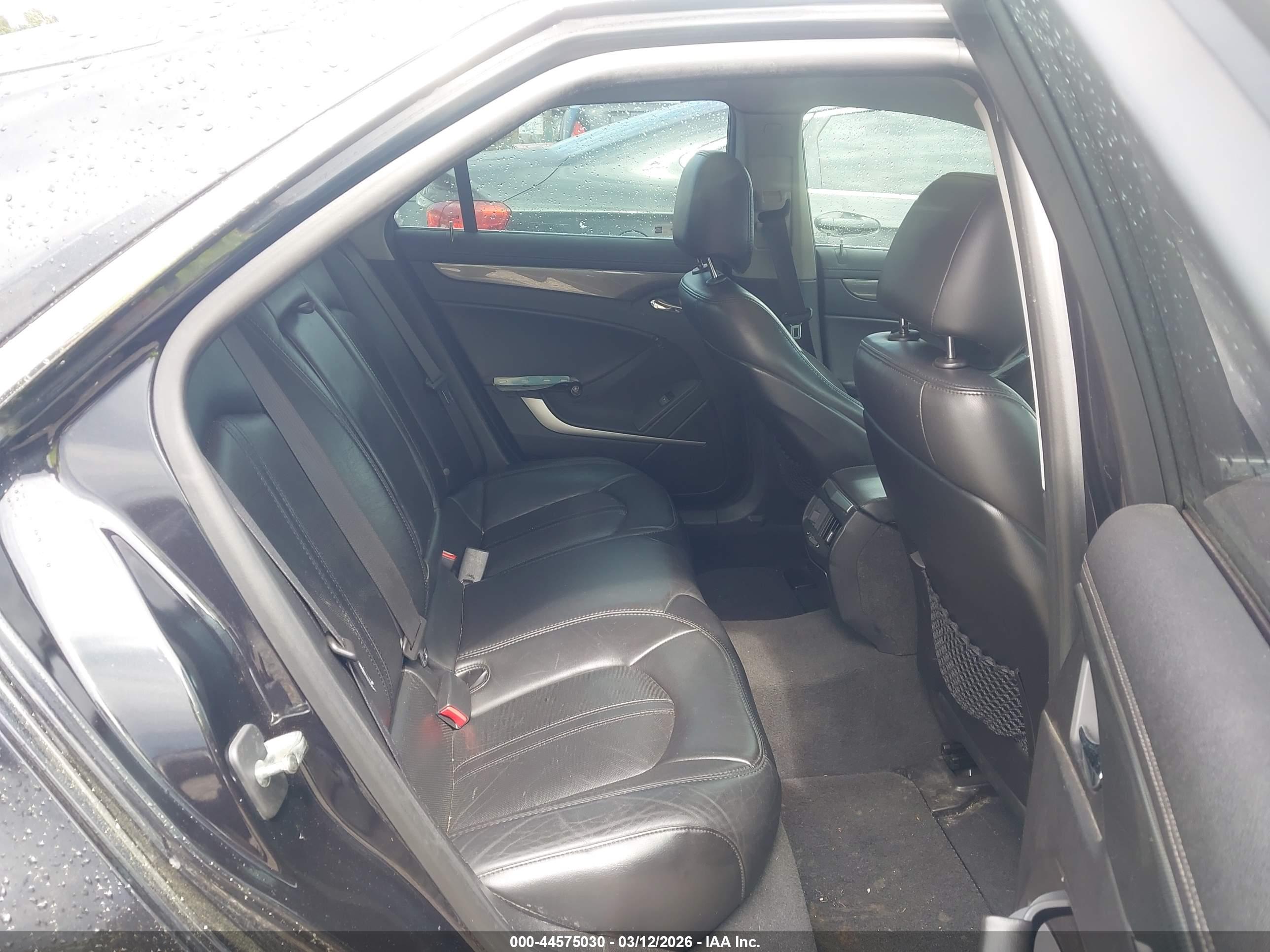 CADILLAC CTS image 8