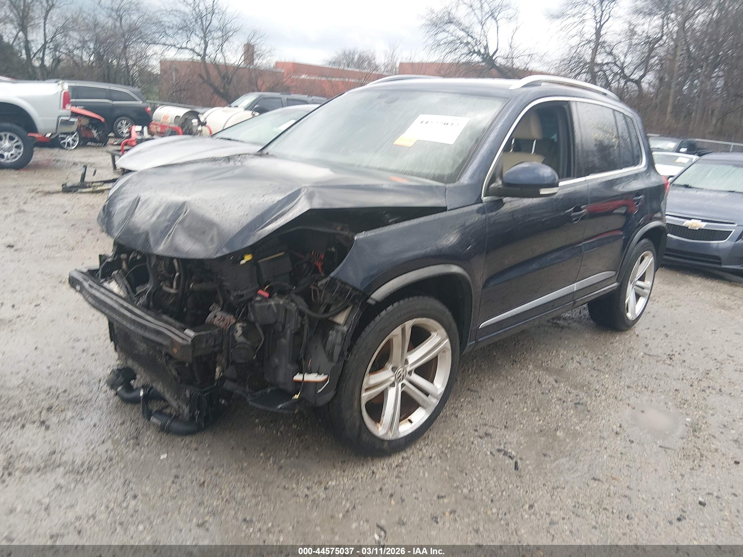 VOLKSWAGEN TIGUAN image 2