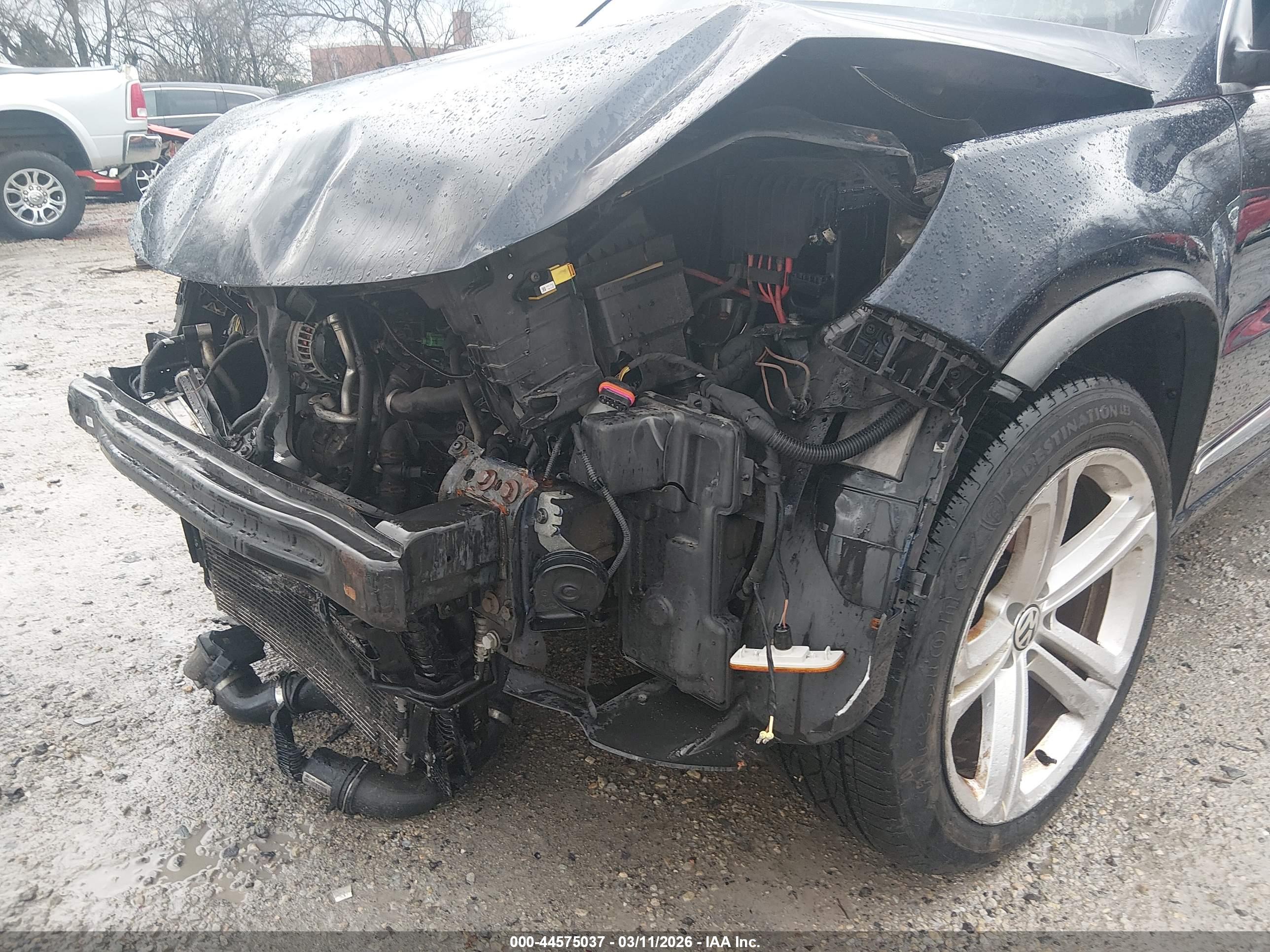 VOLKSWAGEN TIGUAN image 6