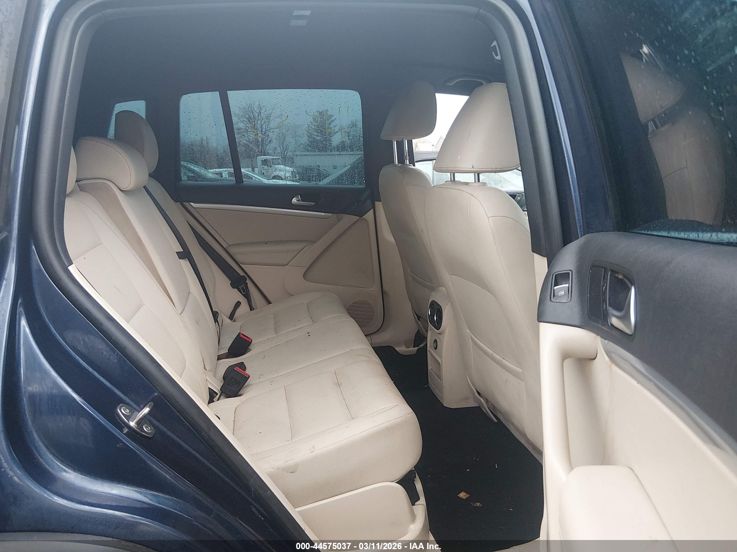 VOLKSWAGEN TIGUAN image 8