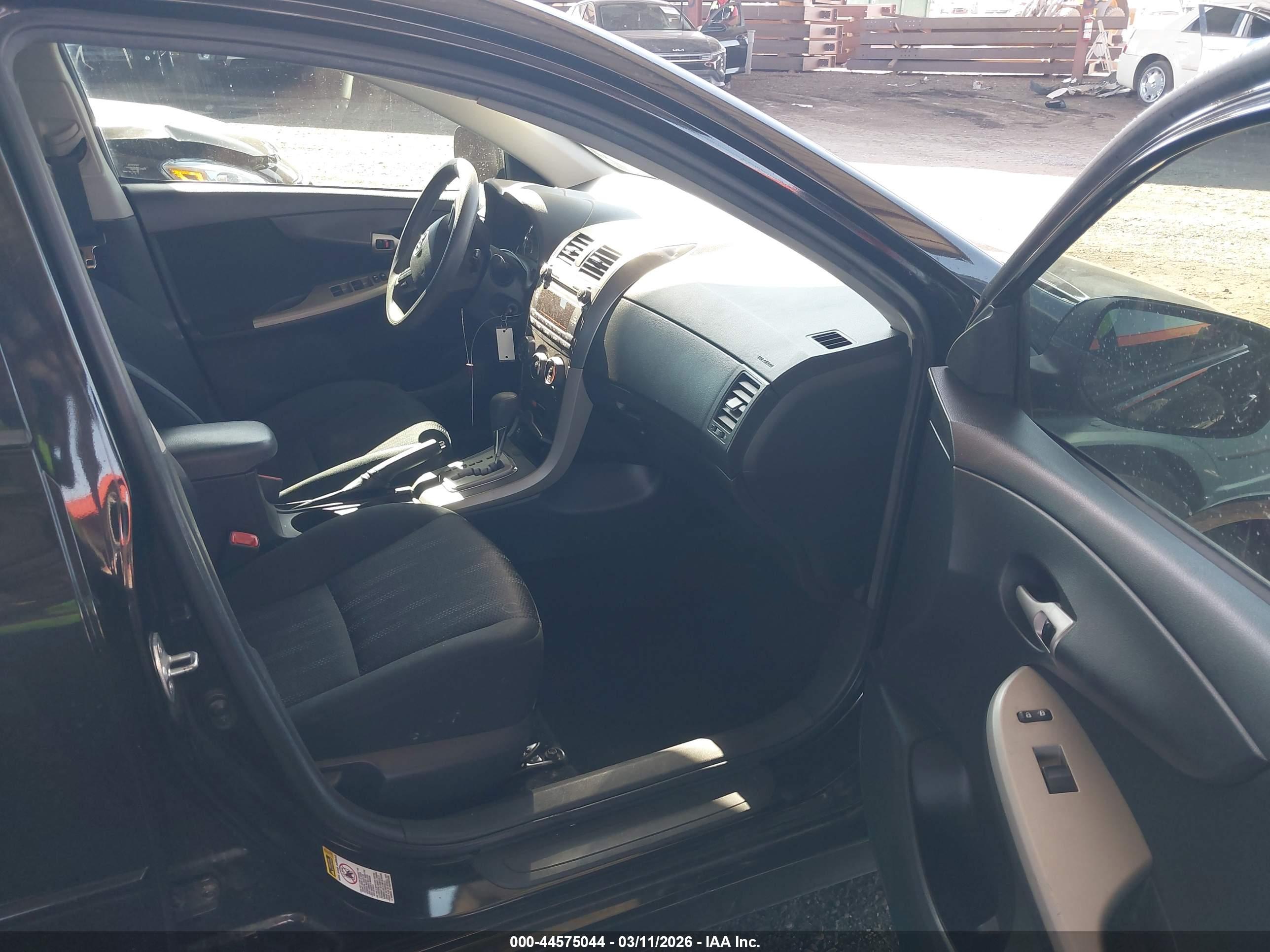 TOYOTA COROLLA image 5