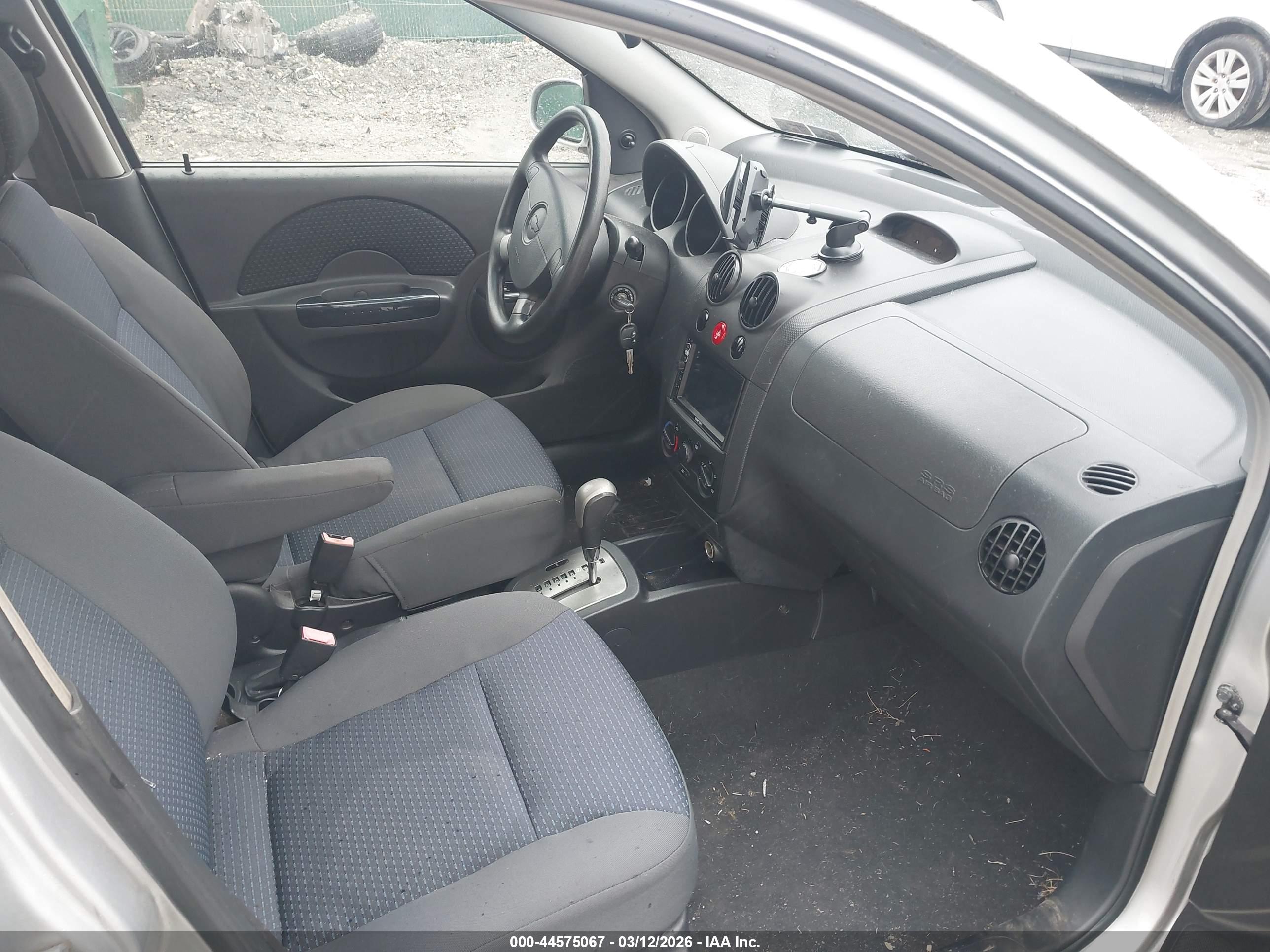 CHEVROLET AVEO image 5