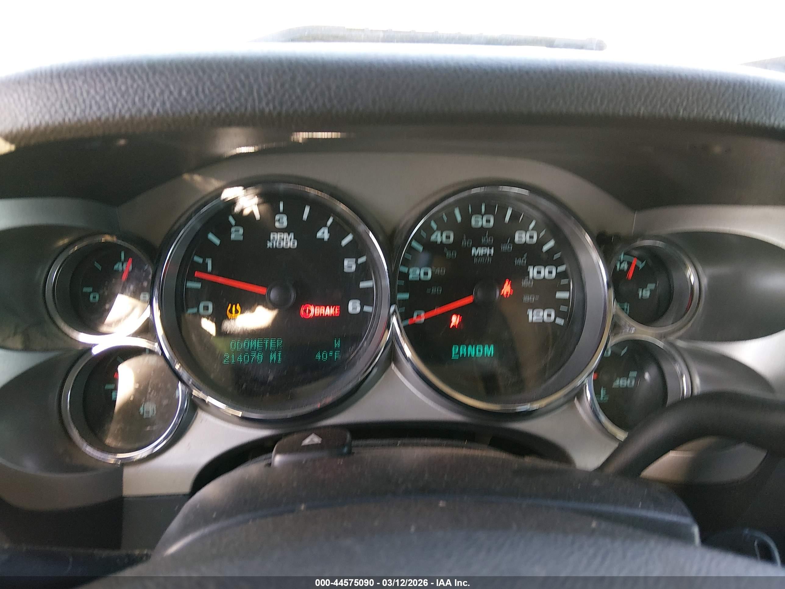 CHEVROLET SILVERADO image 7
