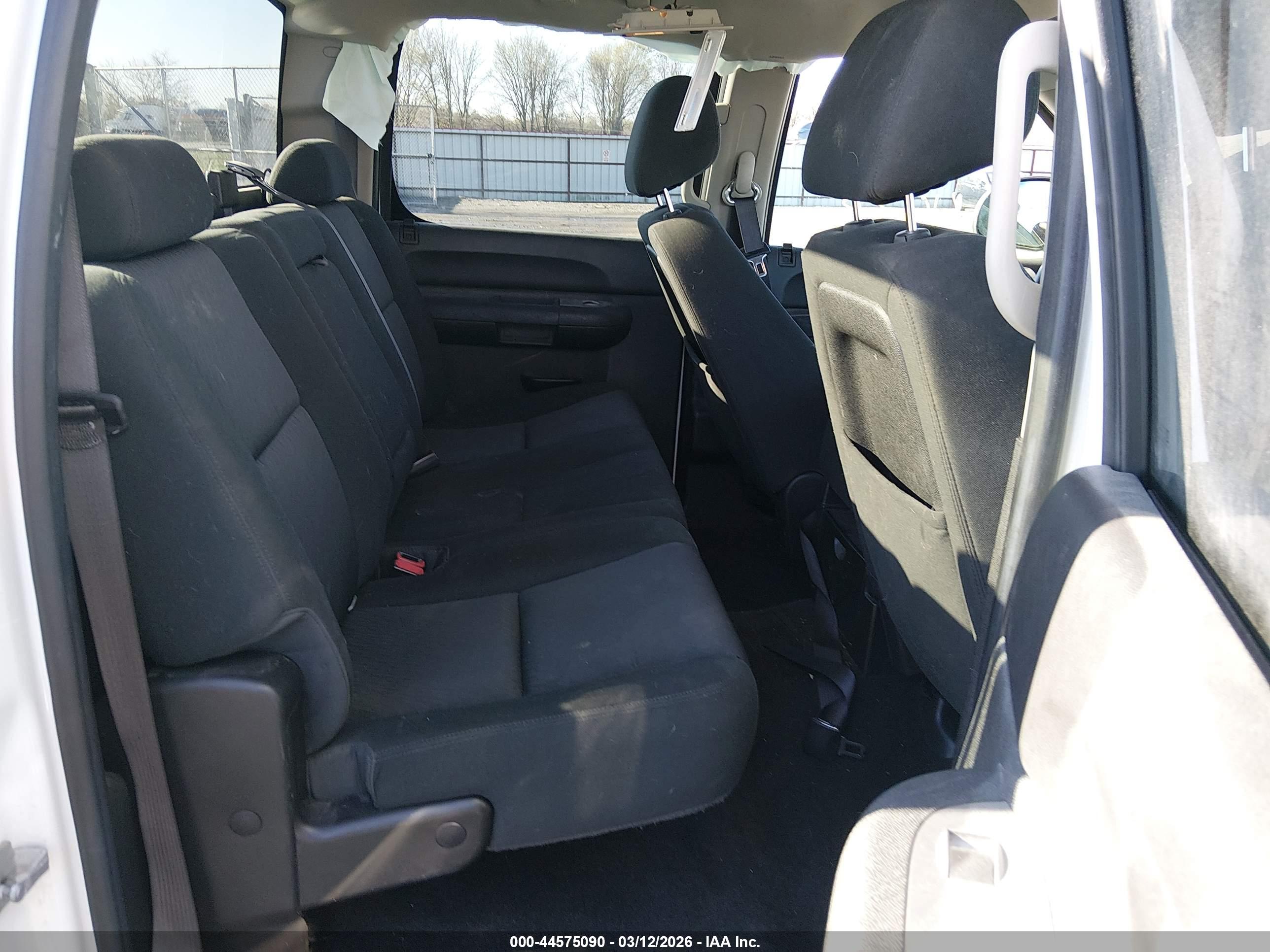 CHEVROLET SILVERADO image 8