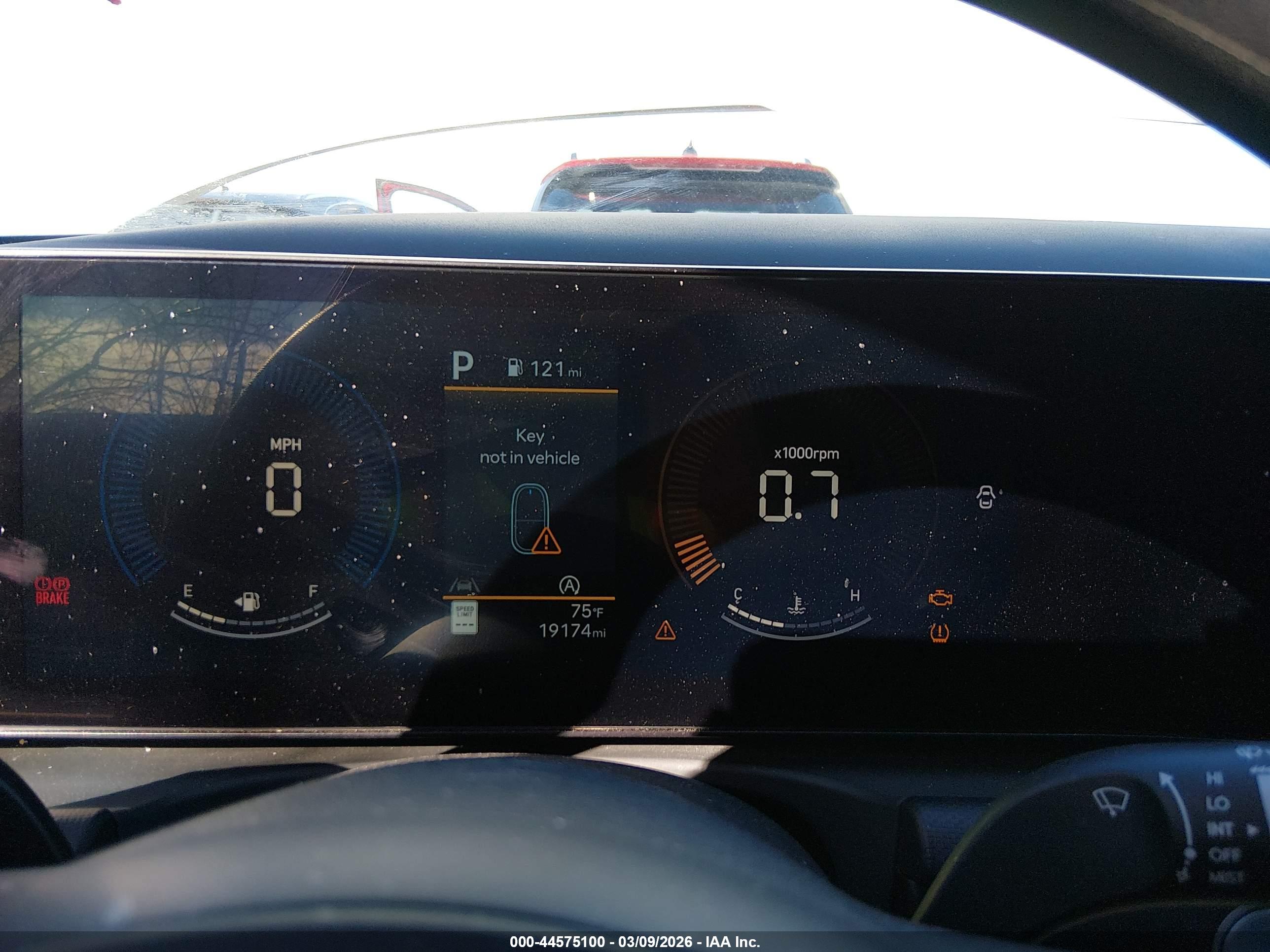 HYUNDAI TUCSON image 7