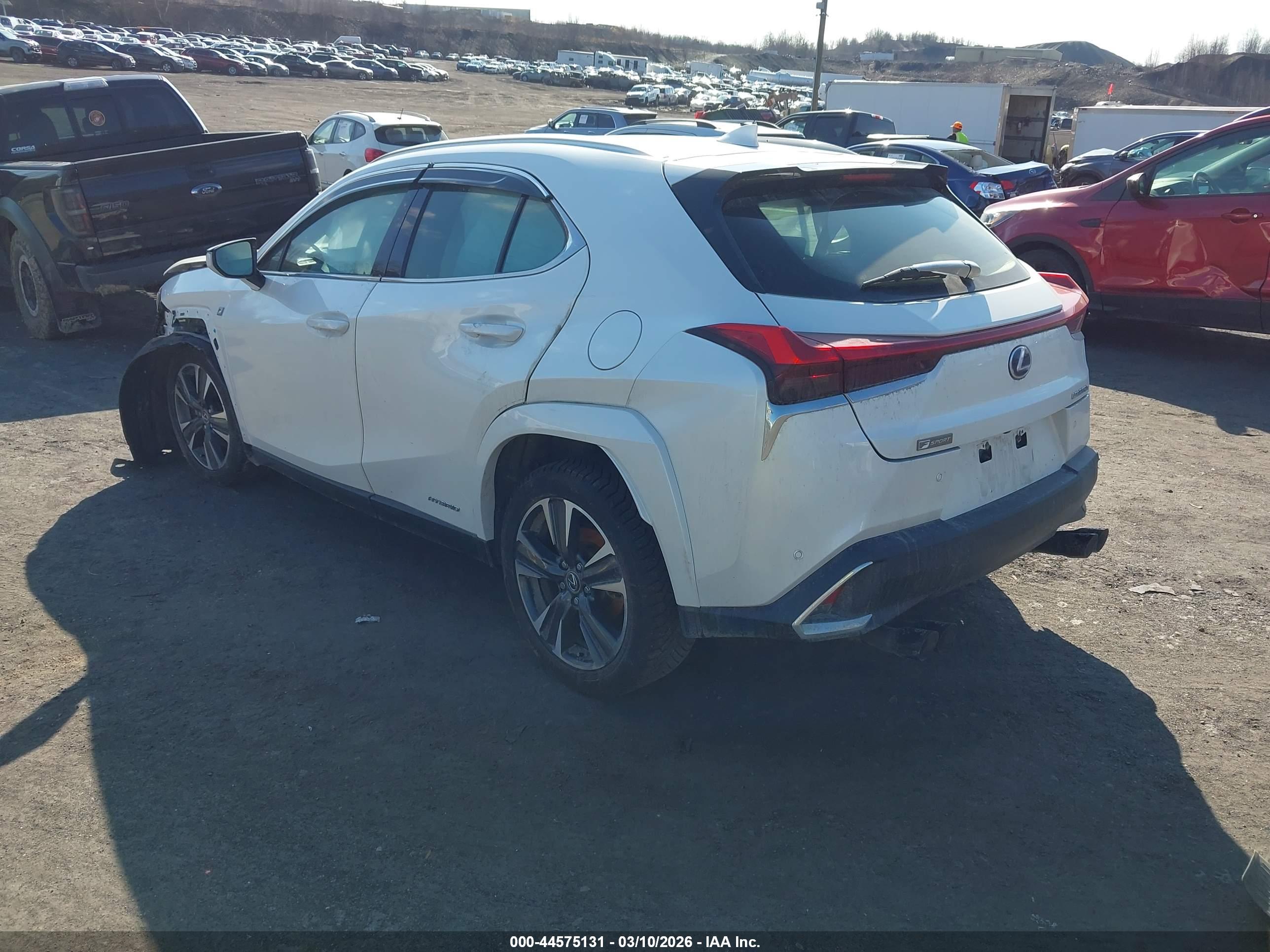 LEXUS UX image 3