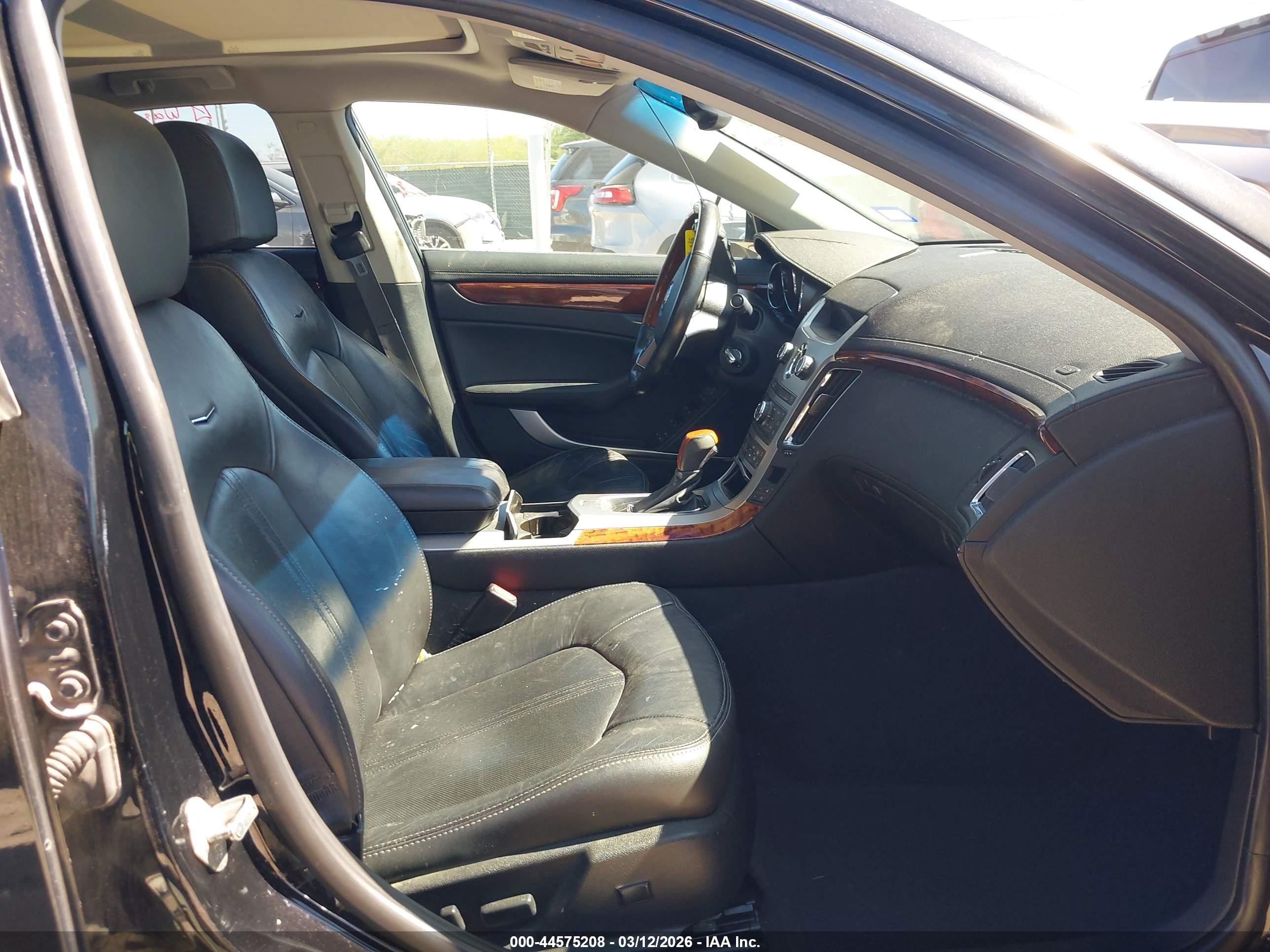 CADILLAC CTS image 5
