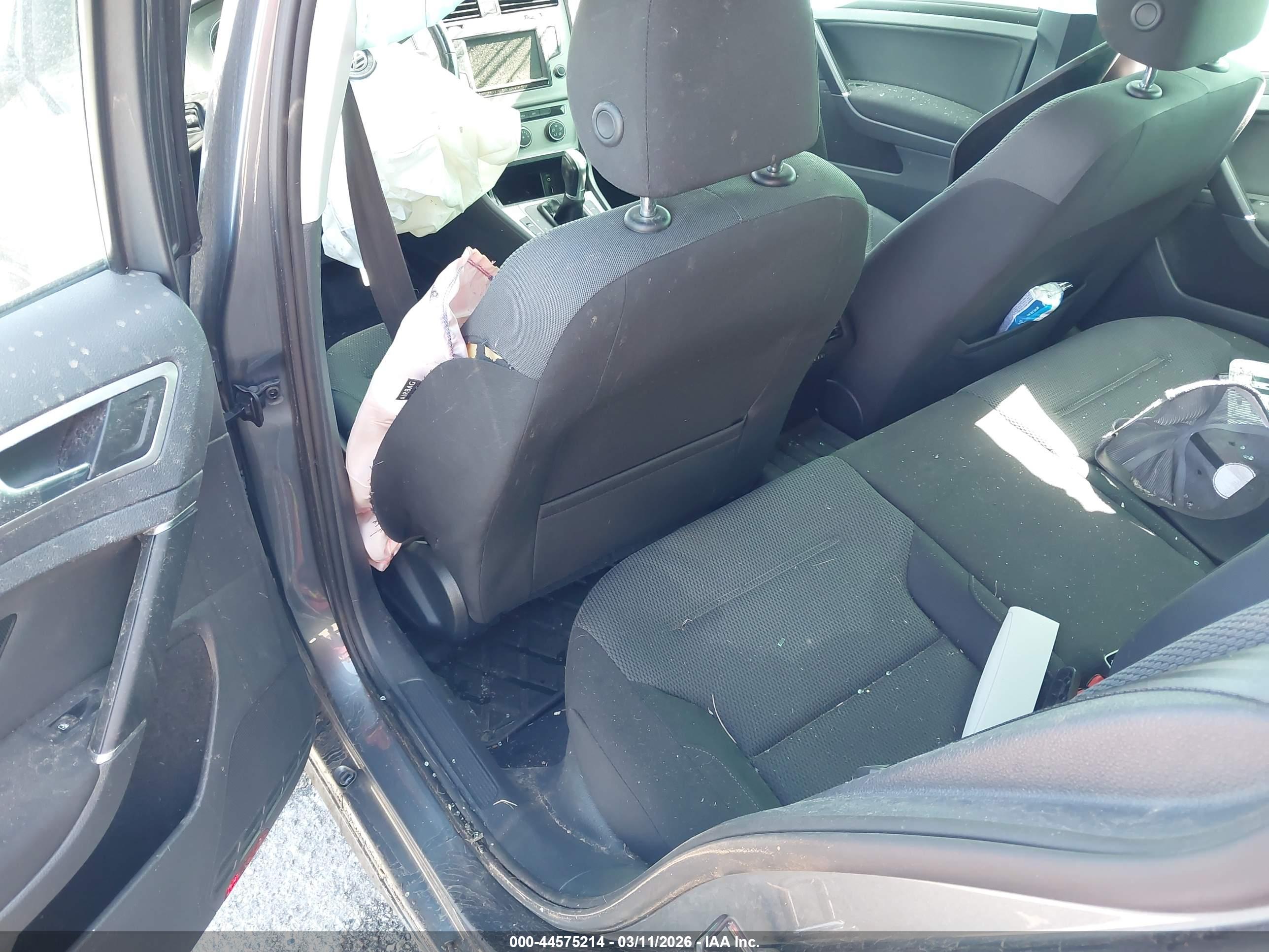 VOLKSWAGEN GOLF image 8
