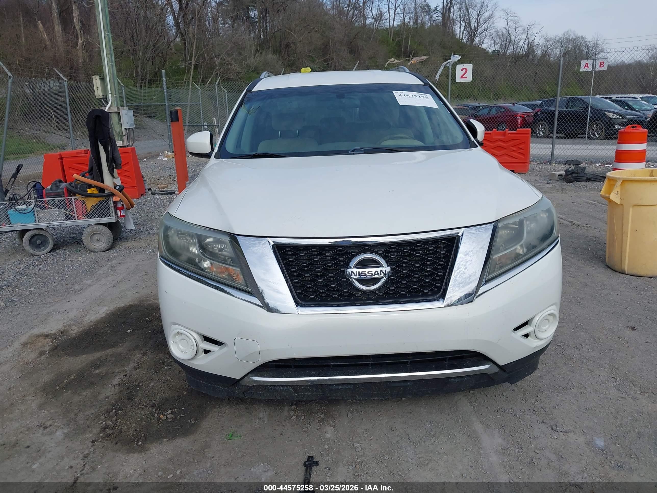 NISSAN PATHFINDER image 6