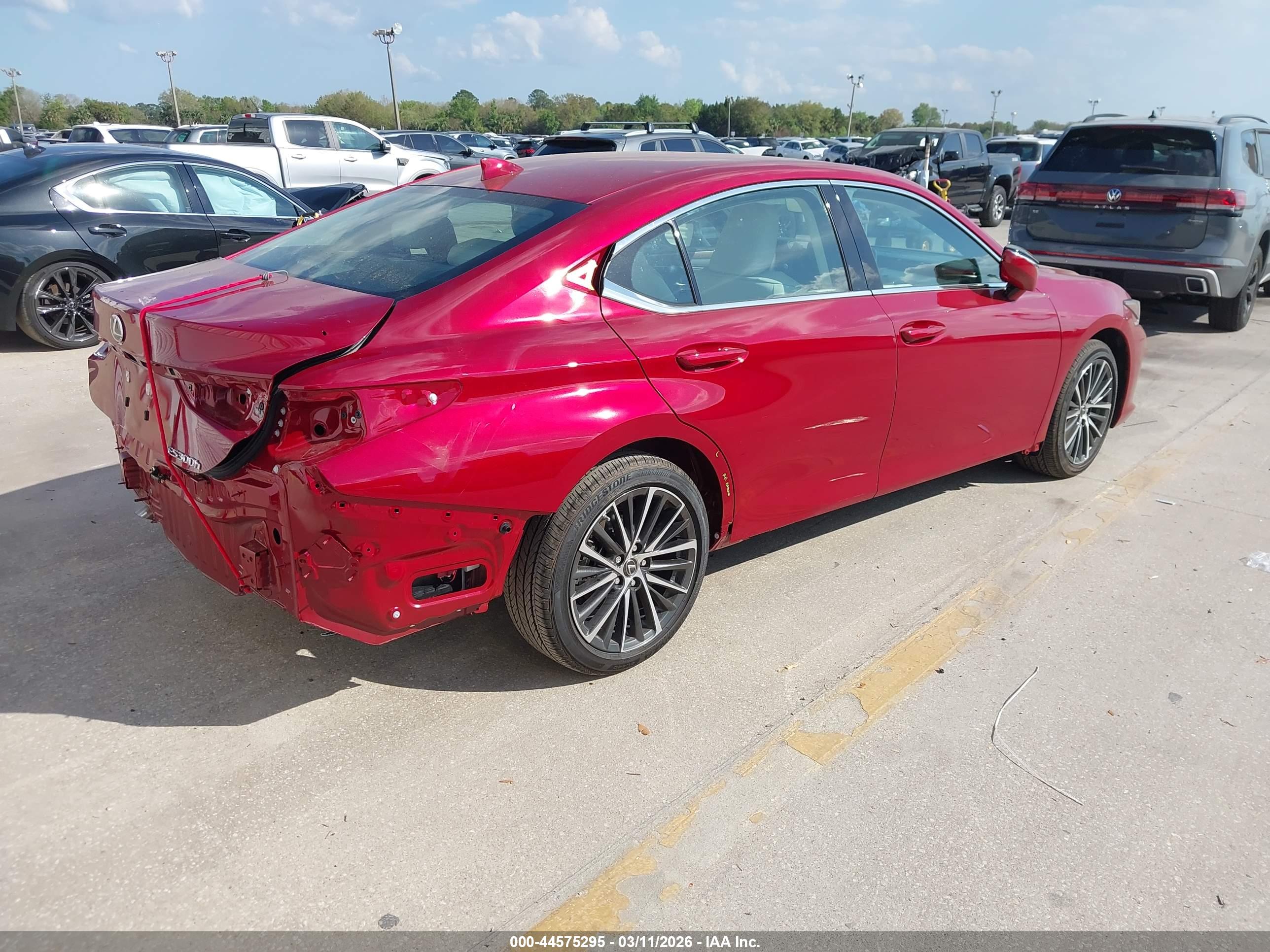 LEXUS ES image 4