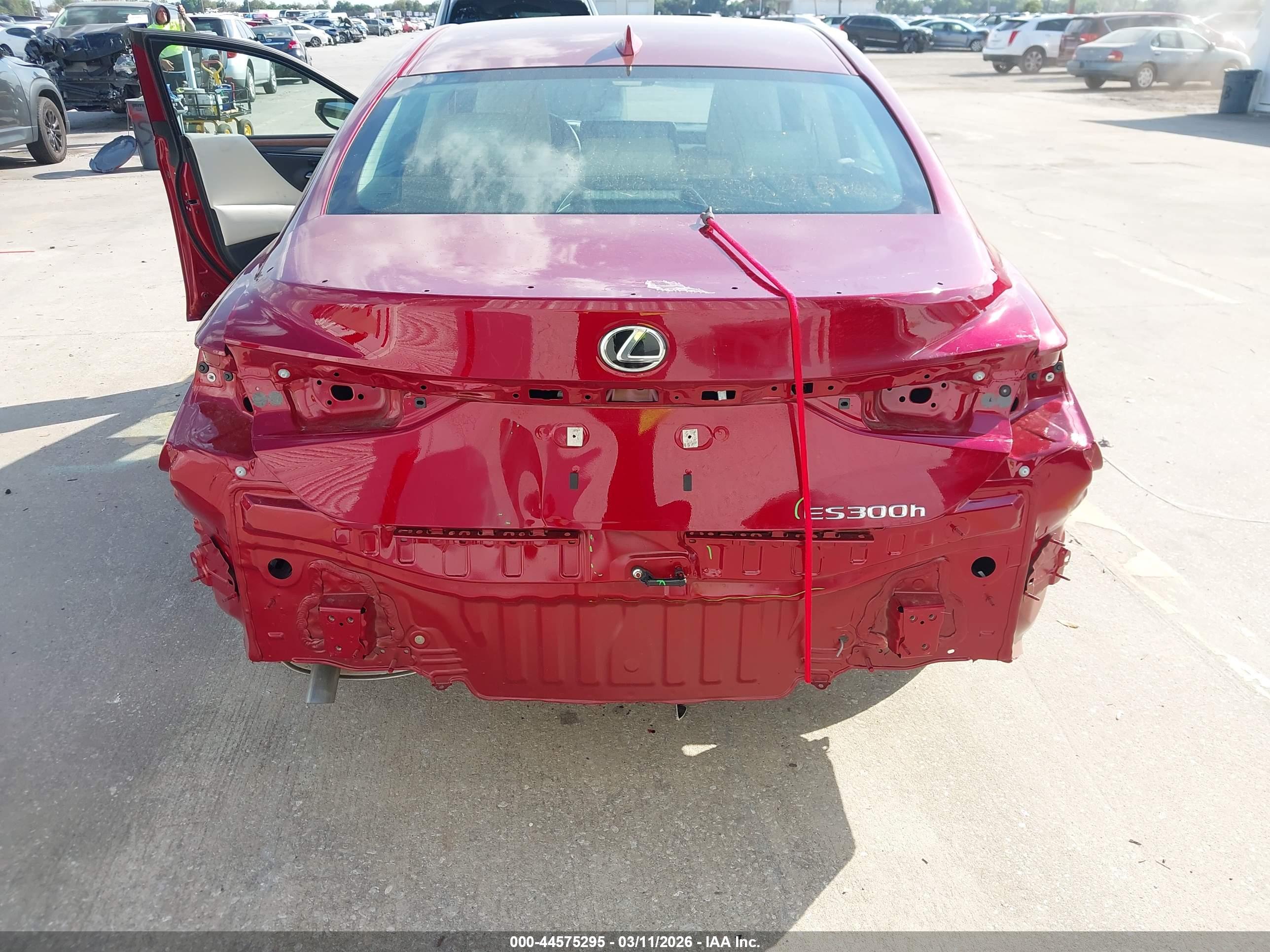 LEXUS ES image 6