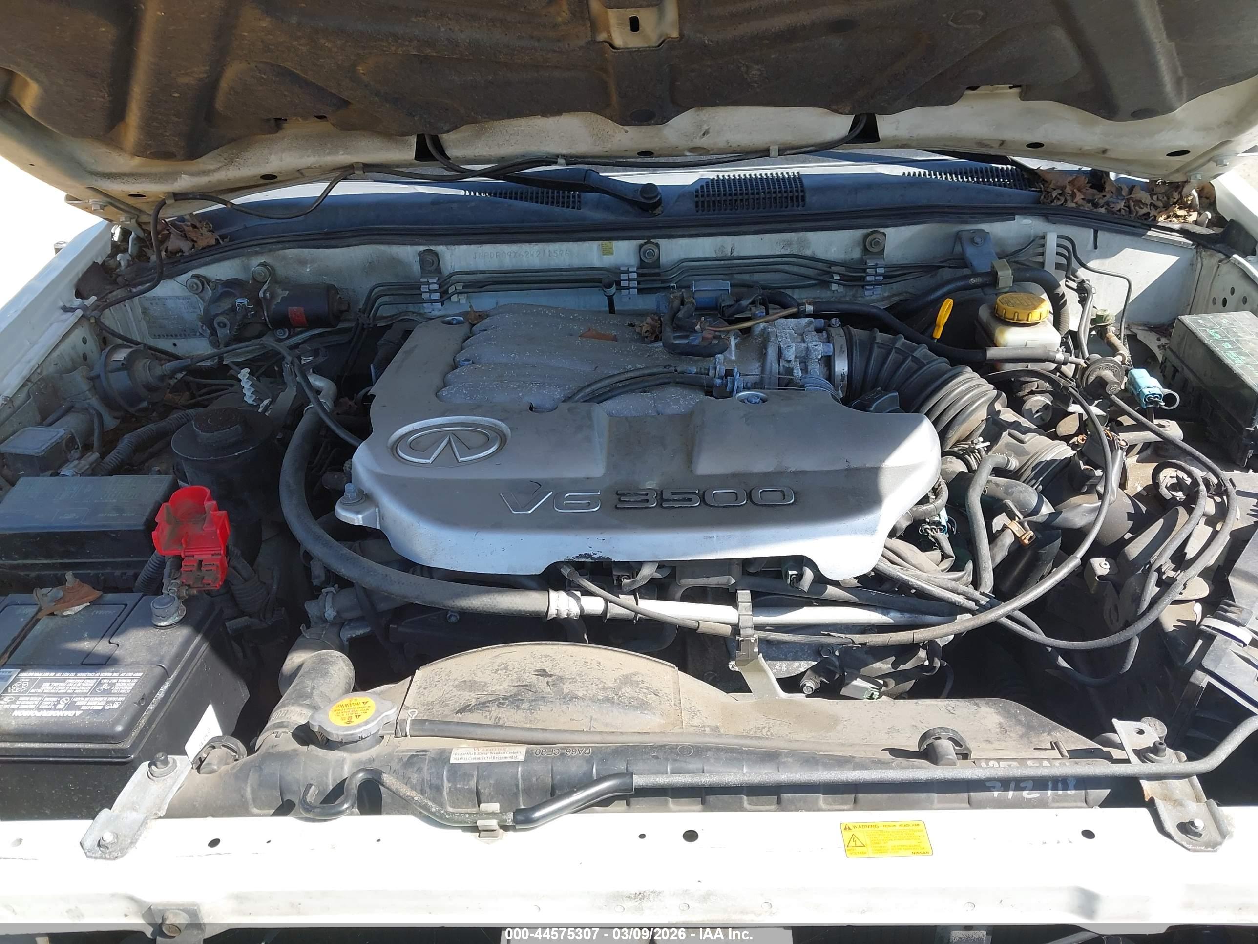 INFINITI QX4 image 10