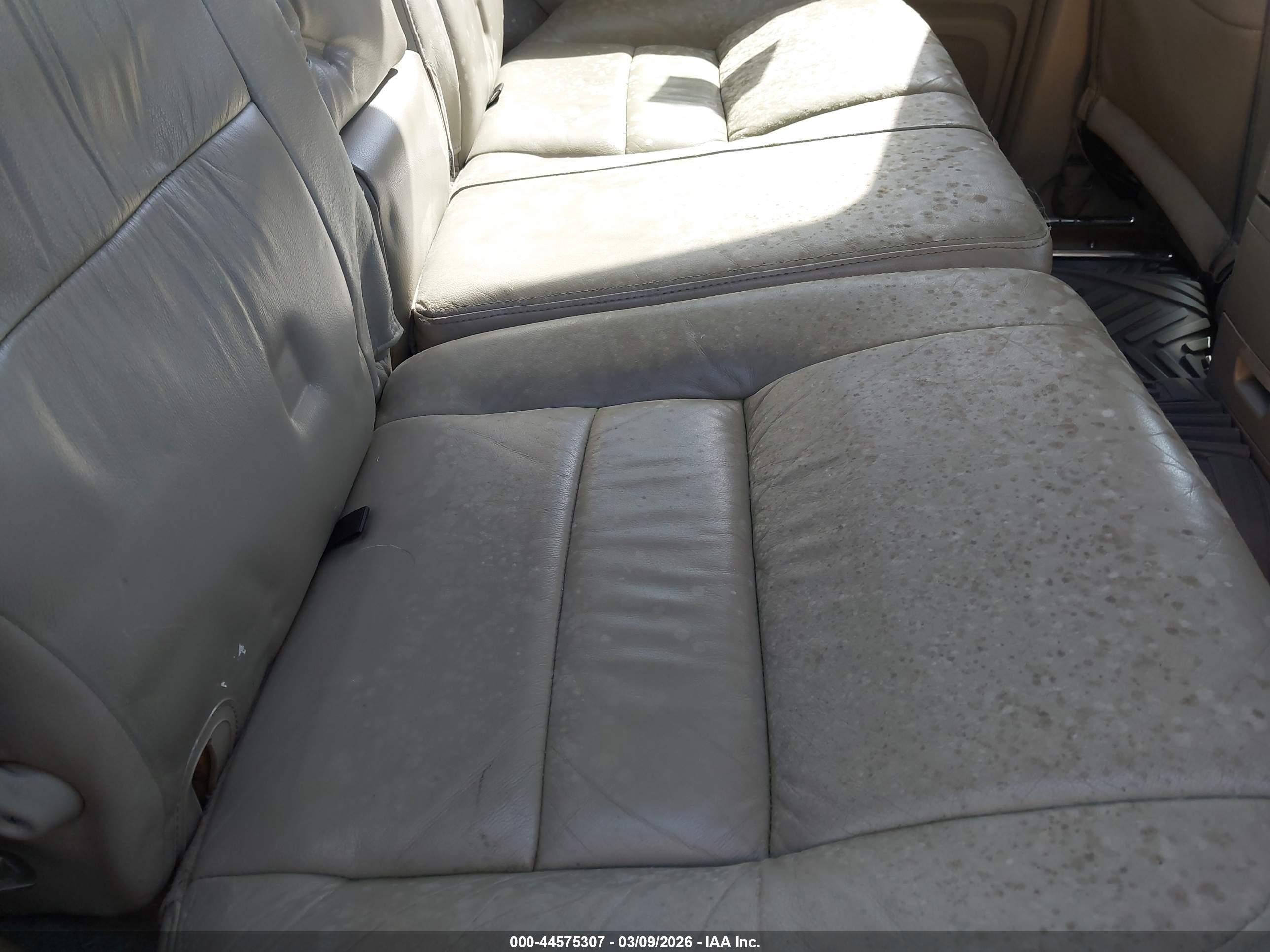 INFINITI QX4 image 6