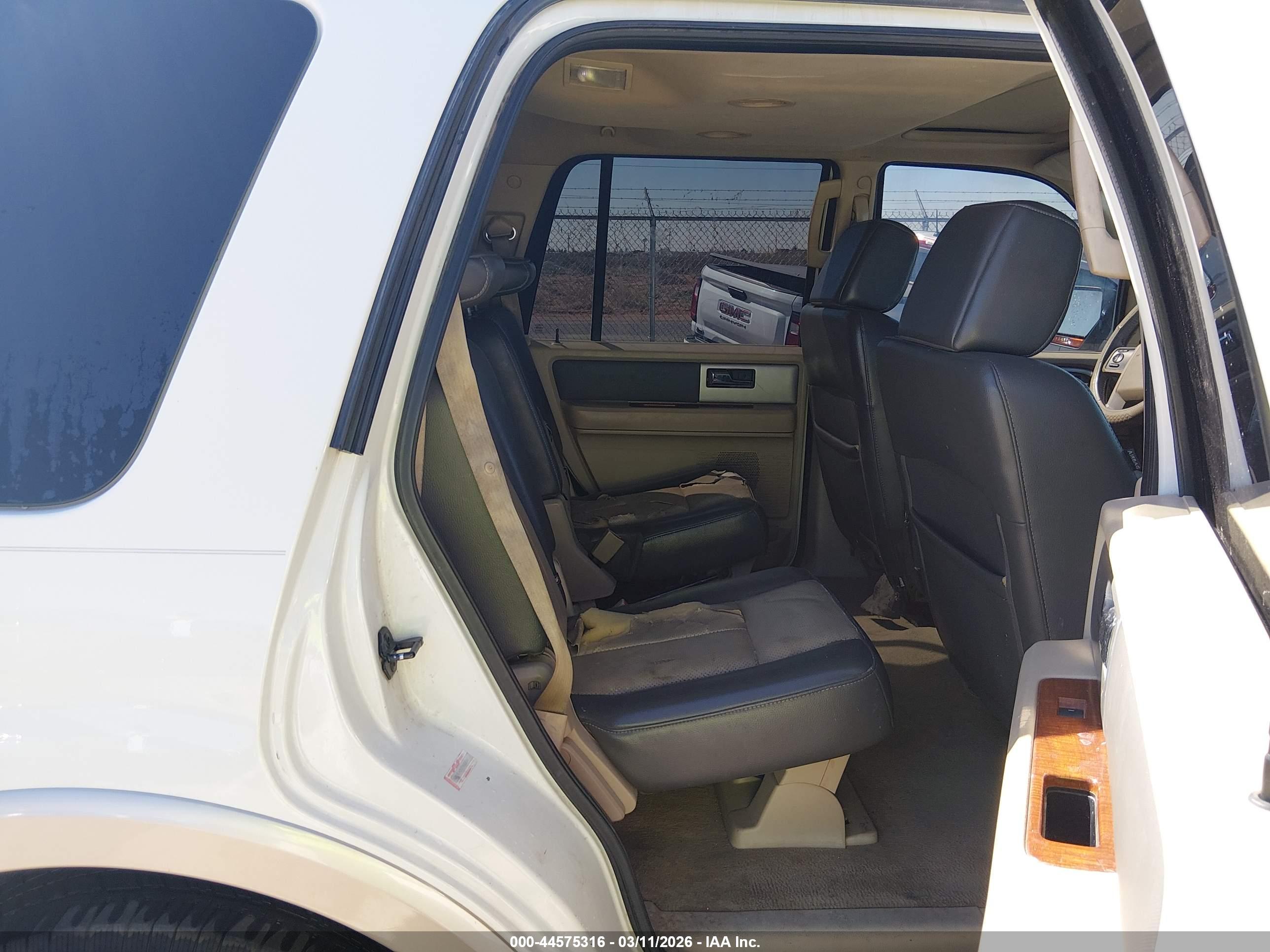 FORD EXPEDITION image 8