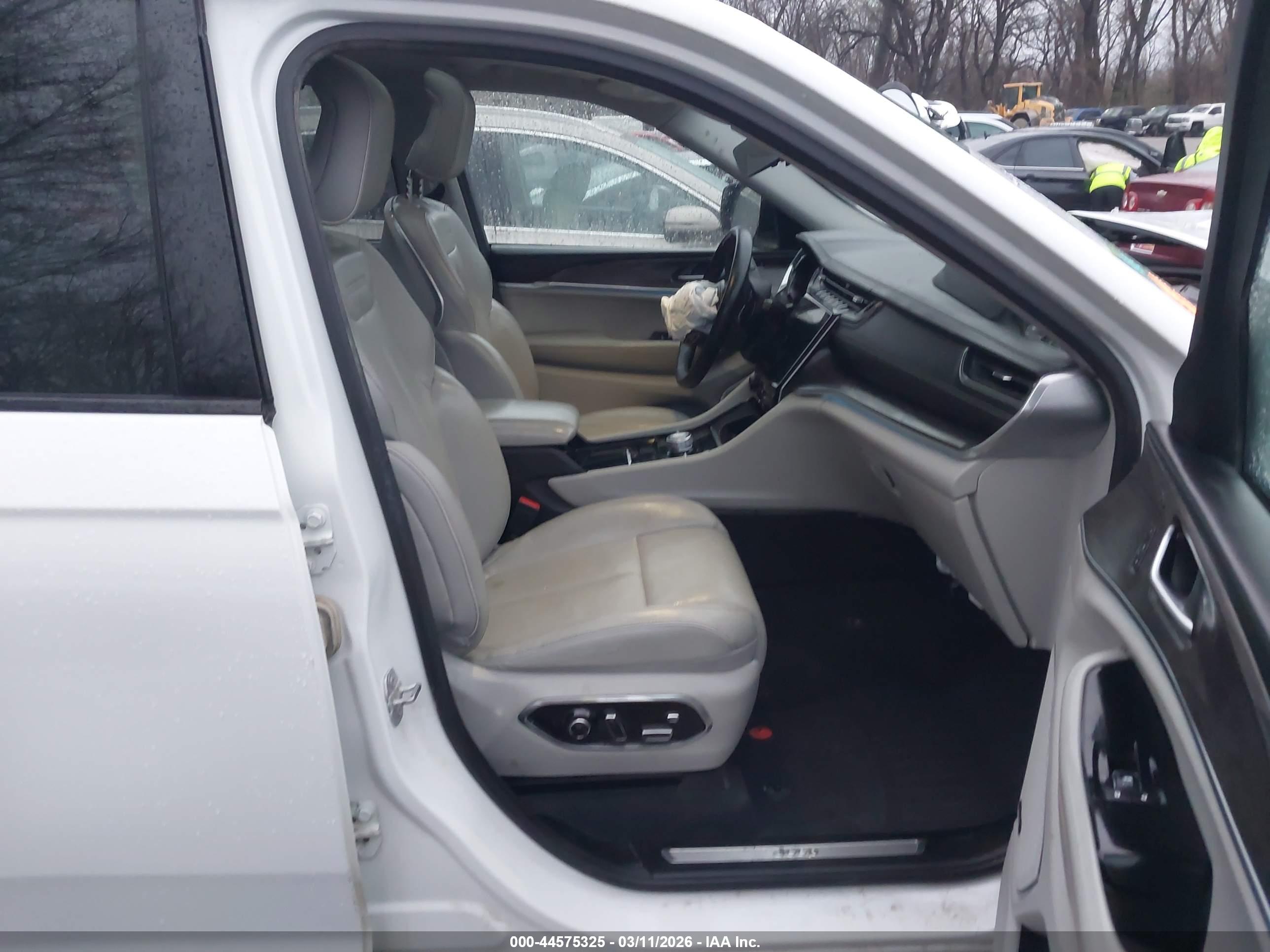JEEP GRAND image 5