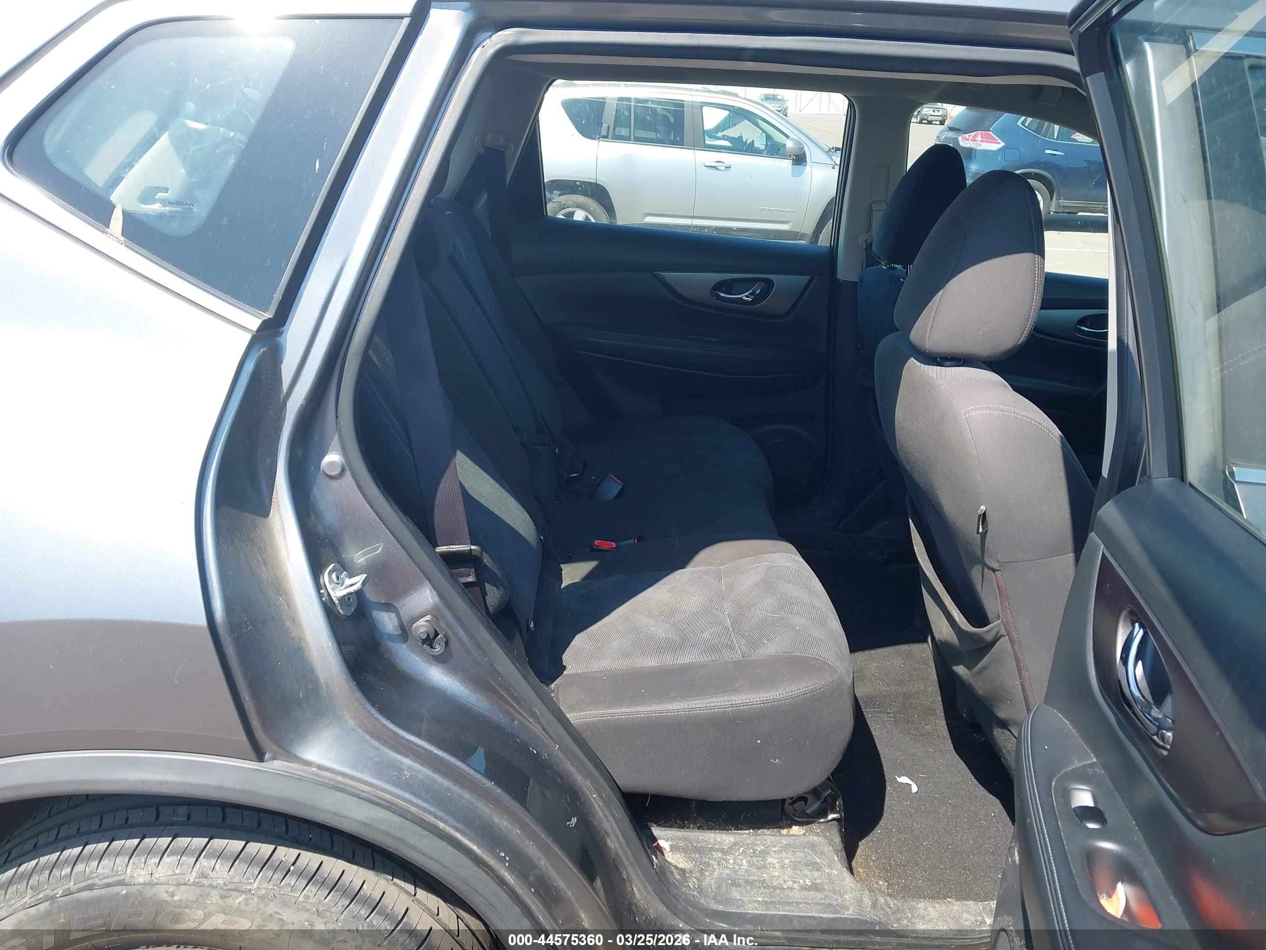 NISSAN ROGUE image 8