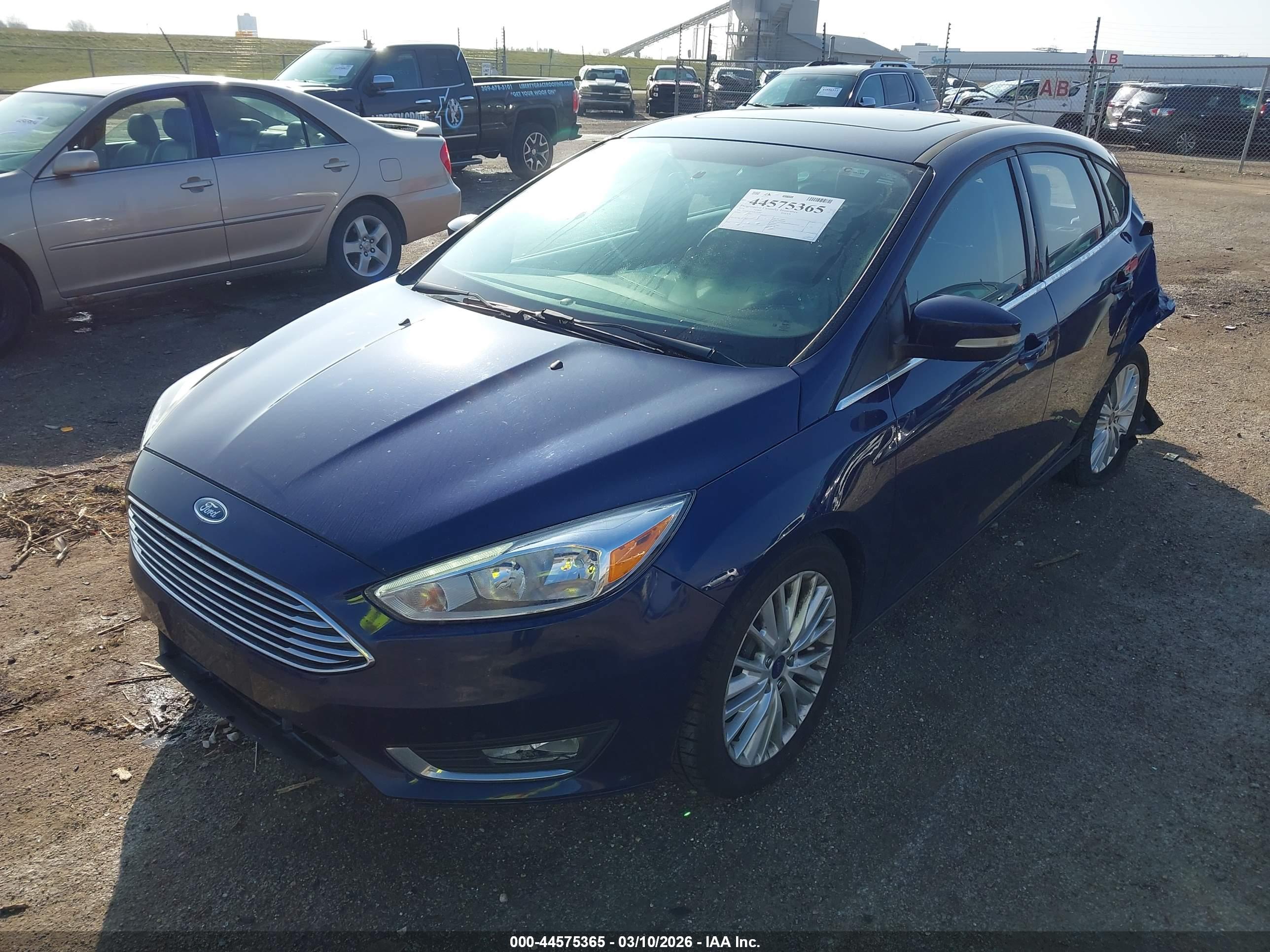 FORD FOCUS image 2