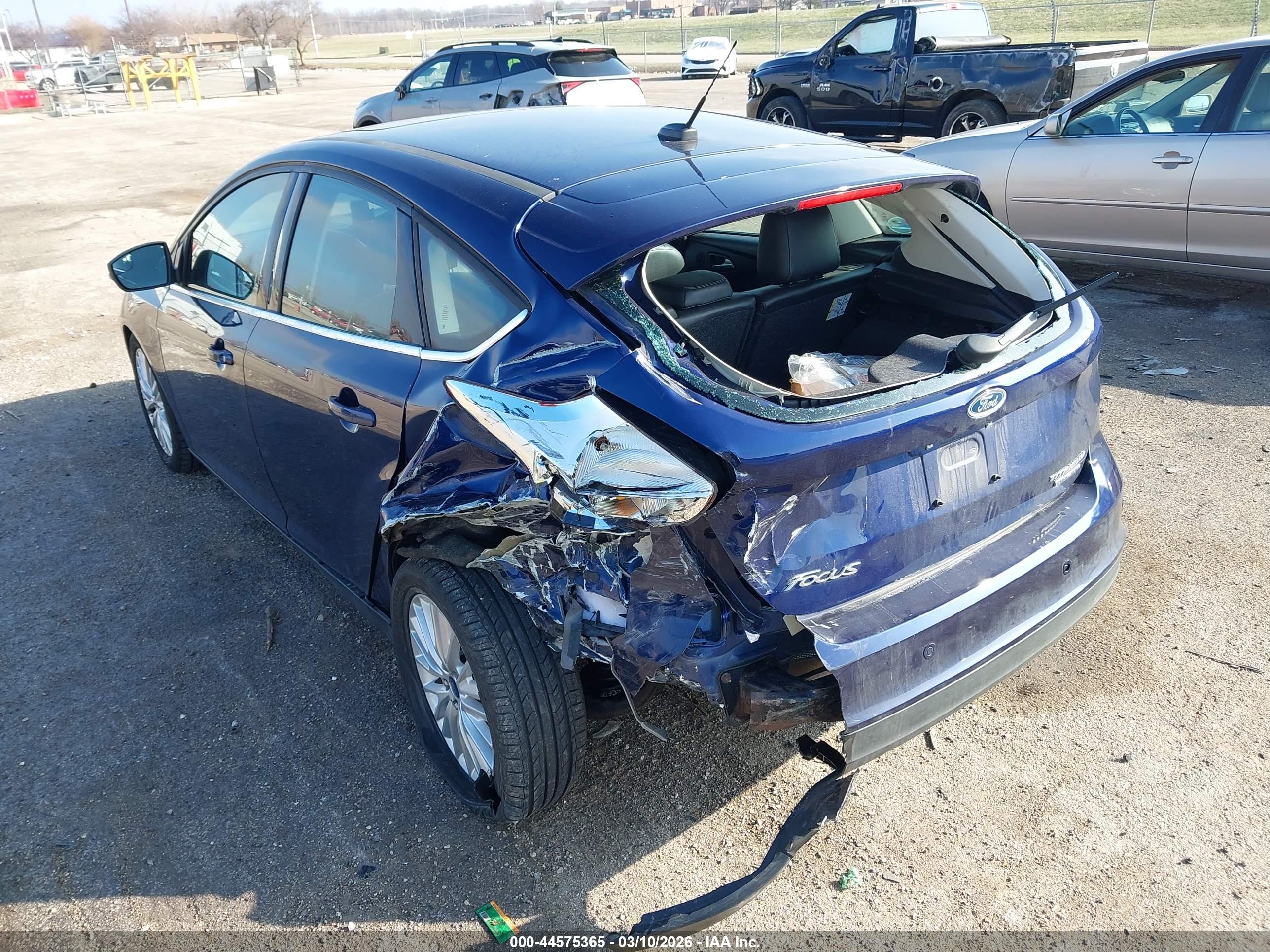 FORD FOCUS image 3