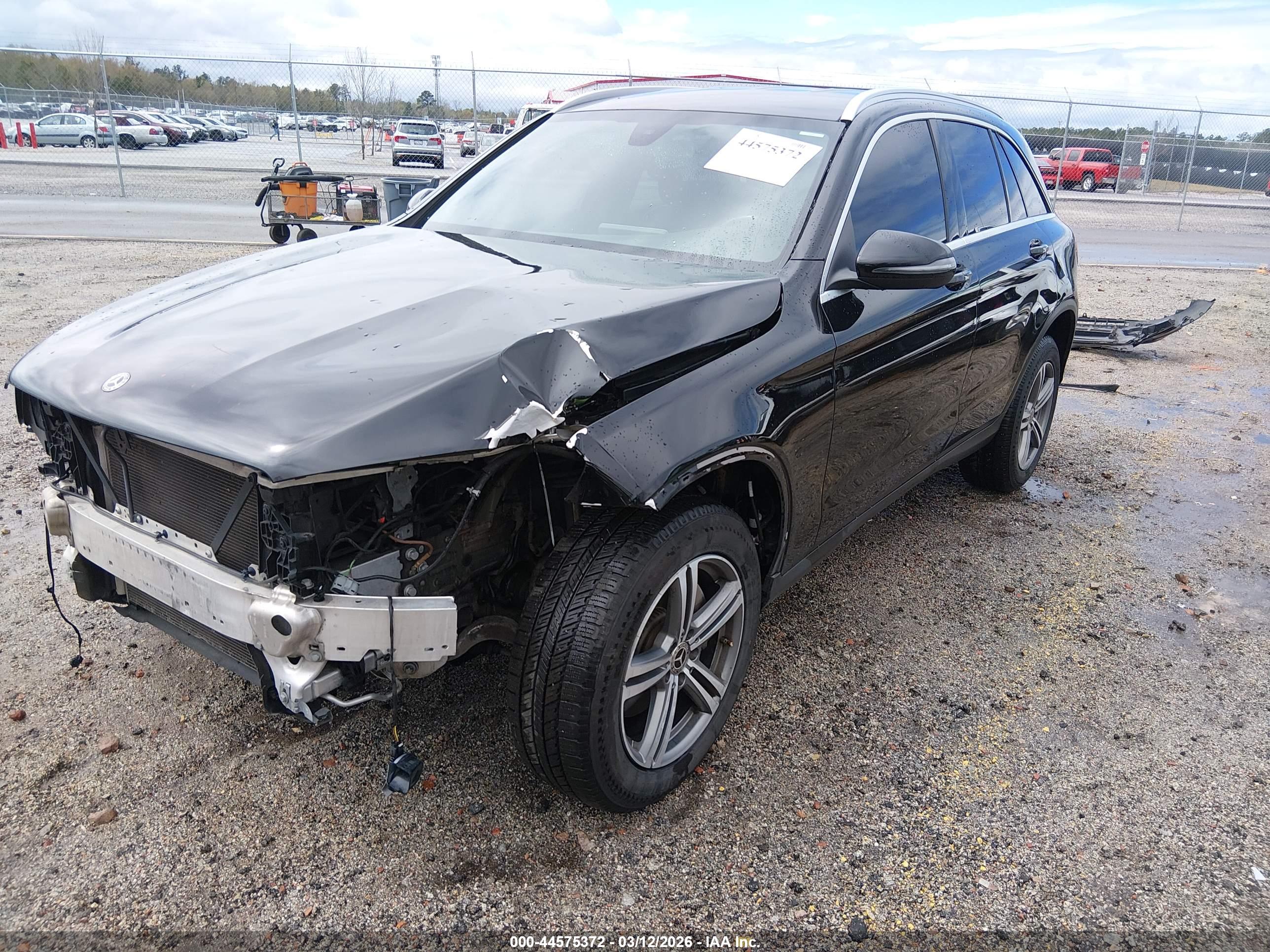 MERCEDES-BENZ GLC image 2