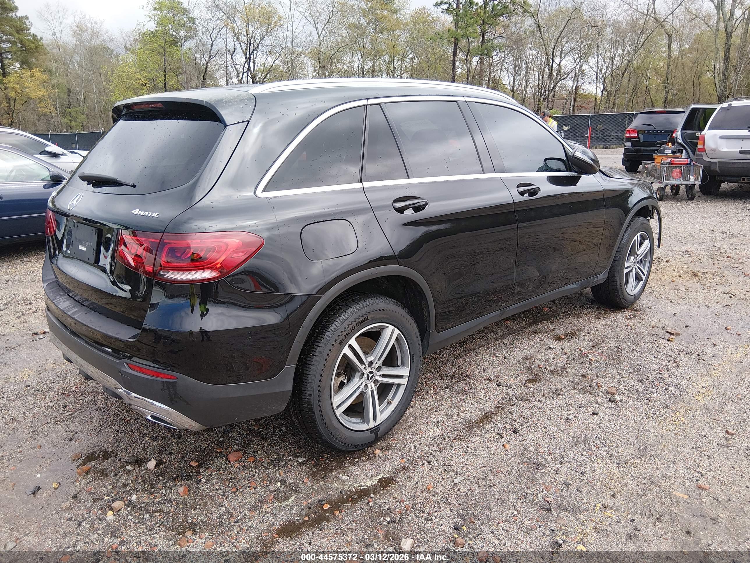 MERCEDES-BENZ GLC image 4