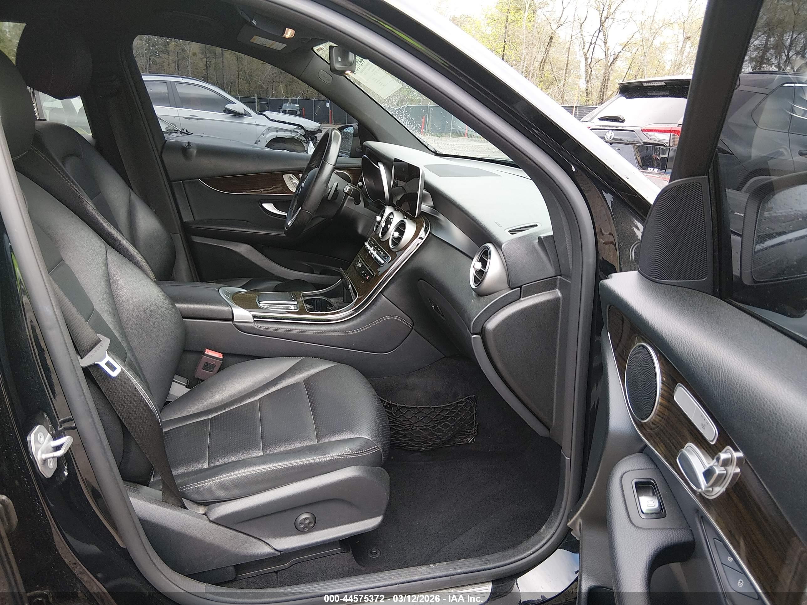 MERCEDES-BENZ GLC image 5