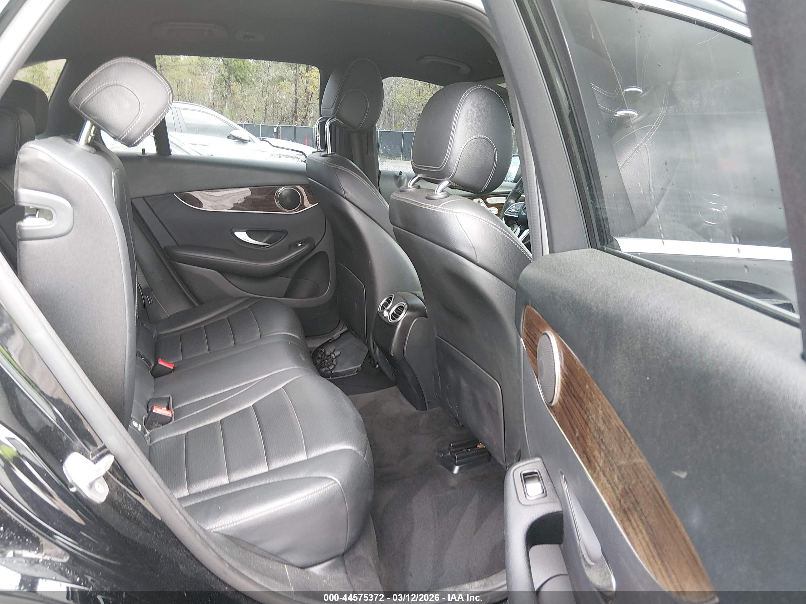 MERCEDES-BENZ GLC image 8