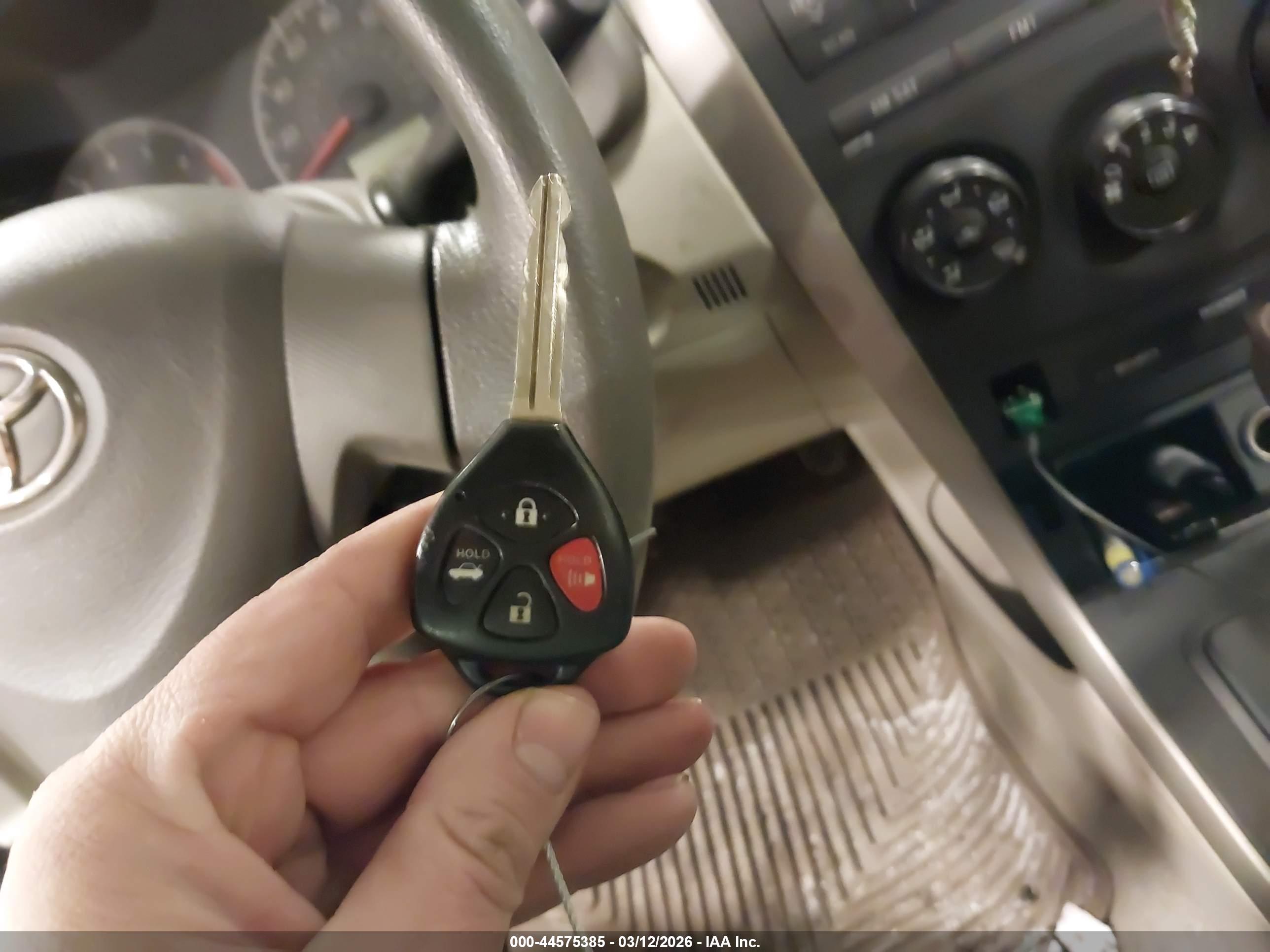 TOYOTA COROLLA image 11