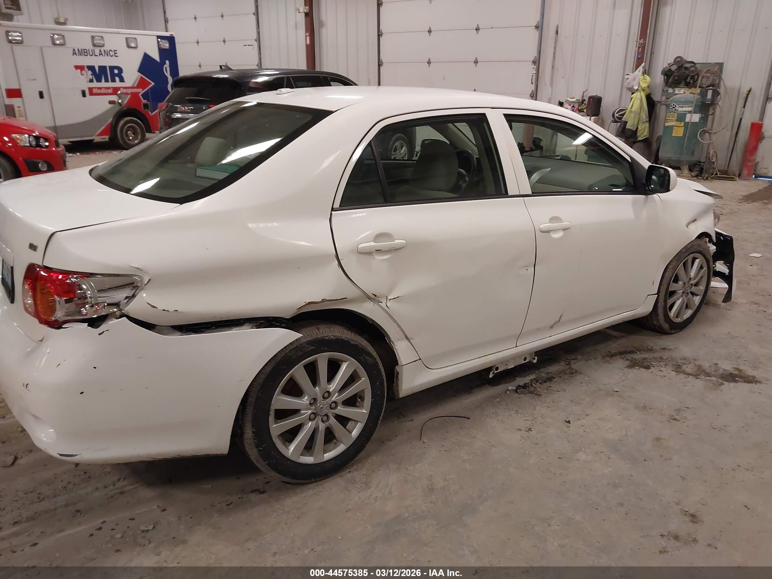 TOYOTA COROLLA image 6